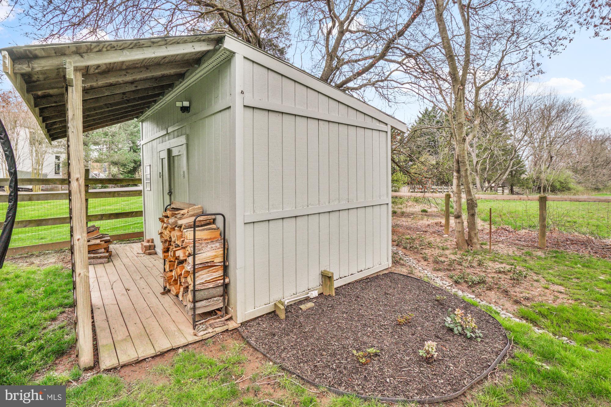 ELIZABETH'S DELIGHT - Residential