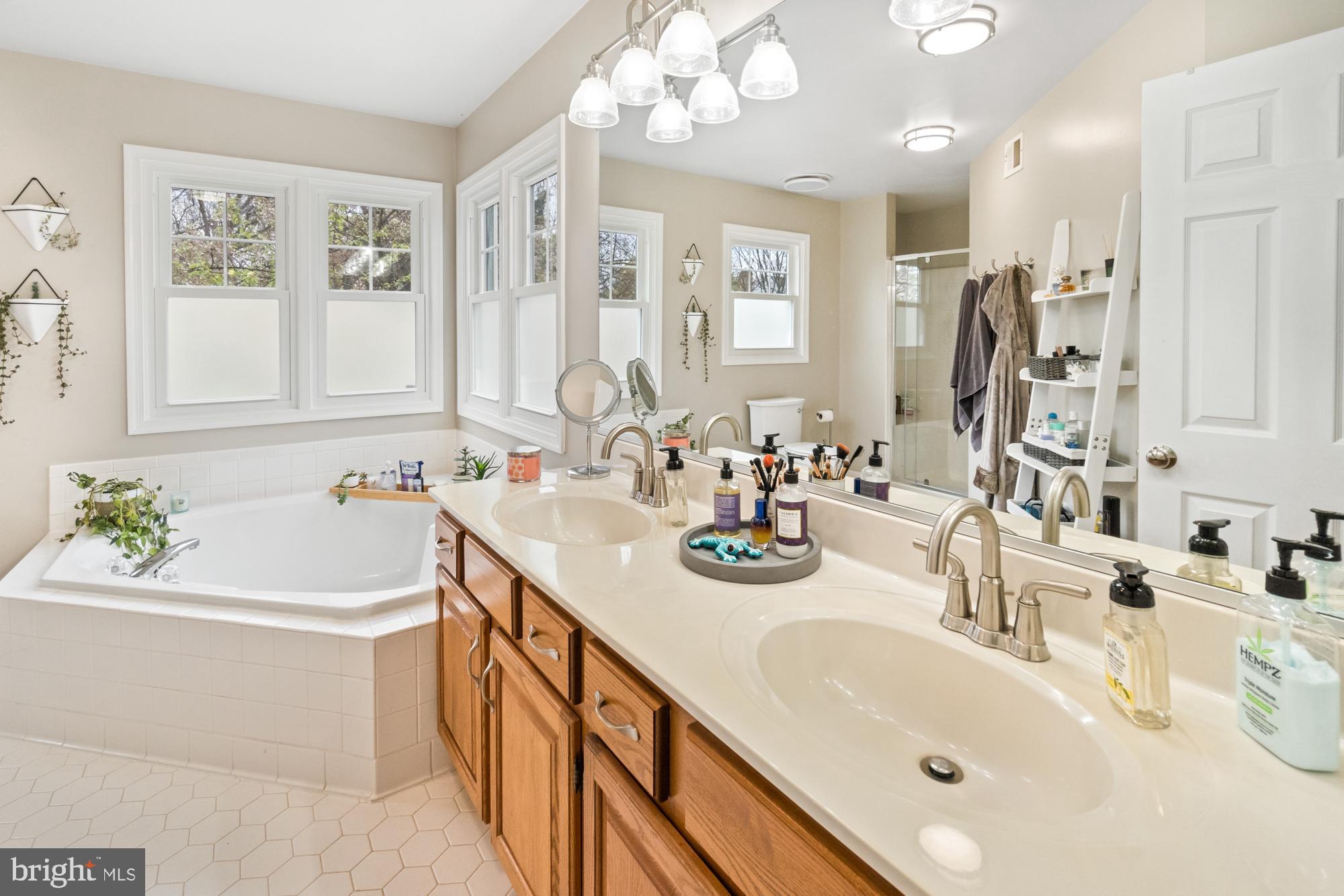 ELIZABETH'S DELIGHT - Residential