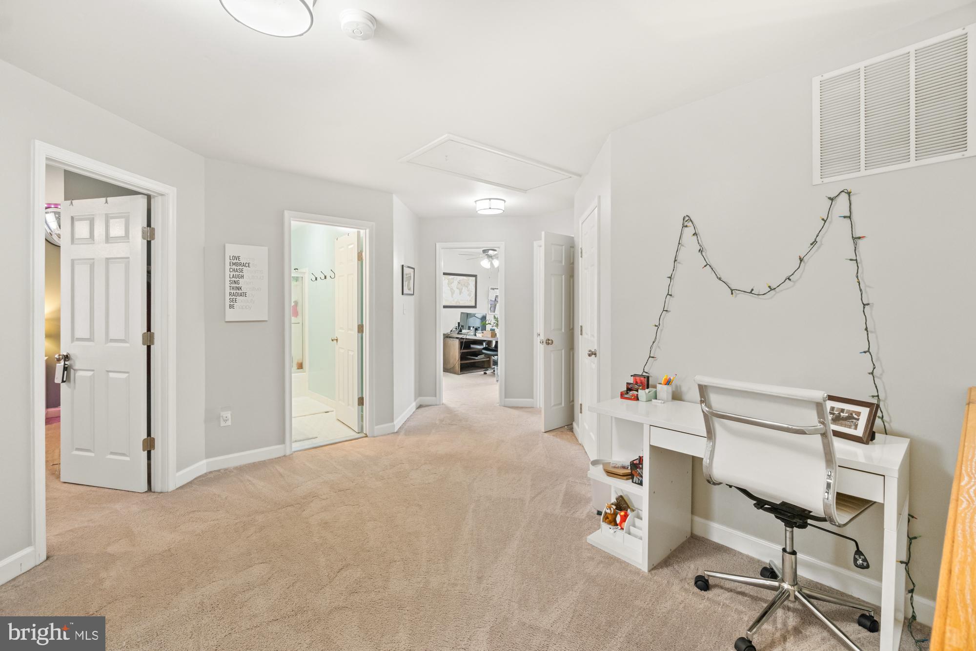 ELIZABETH'S DELIGHT - Residential