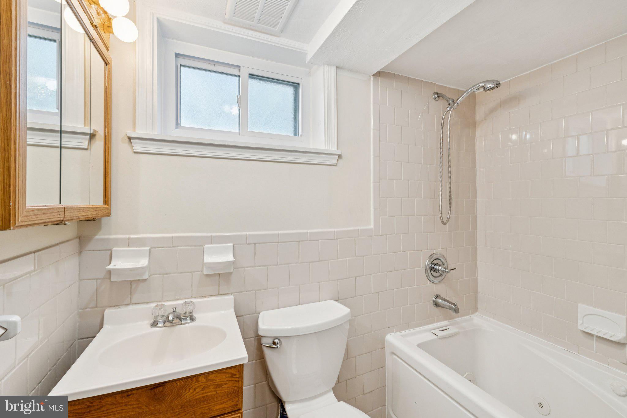 GLEN MAR PARK - Residential Lease