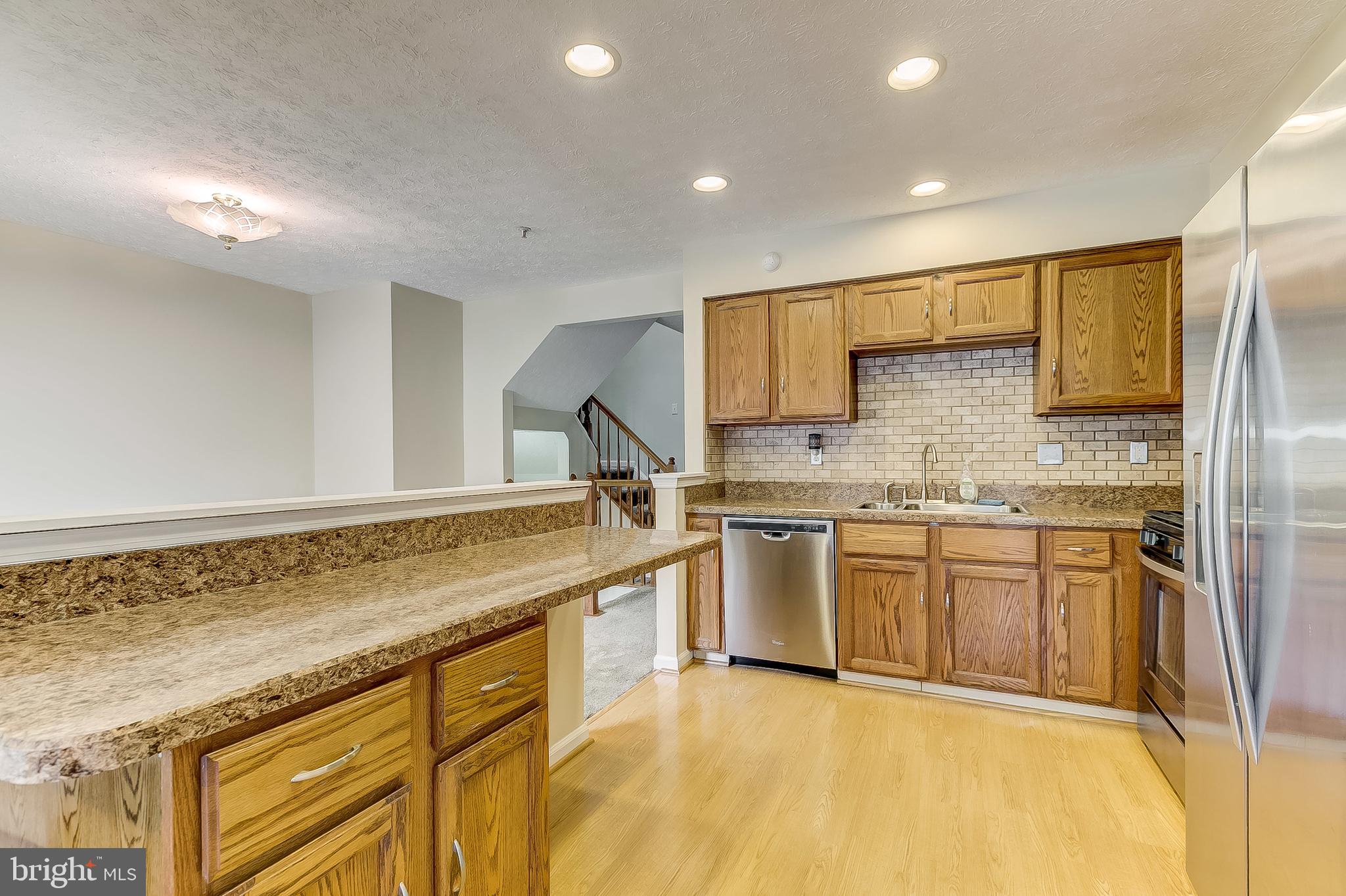 CONSTANT FRIENDSHIP - Residential