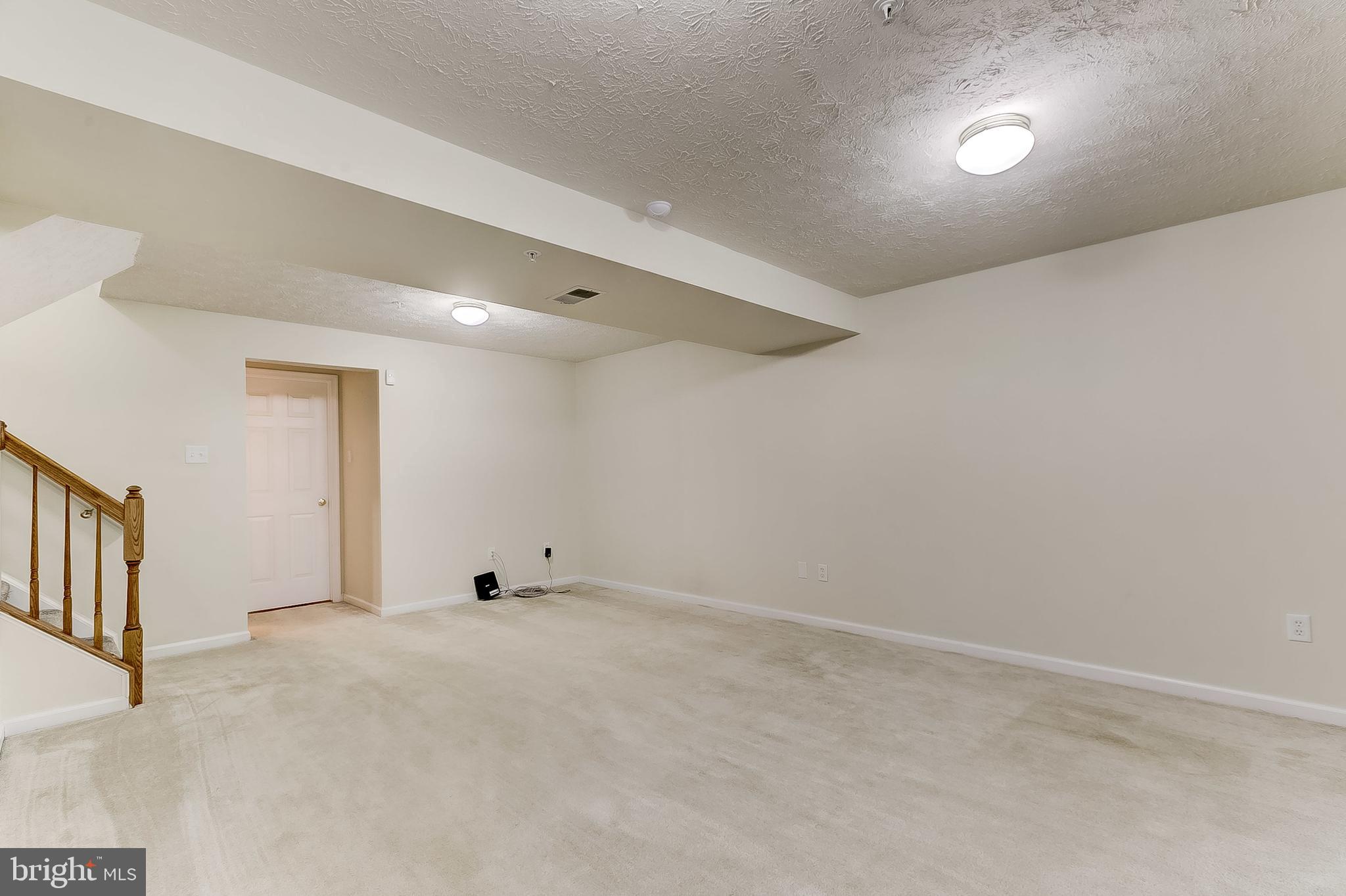 CONSTANT FRIENDSHIP - Residential