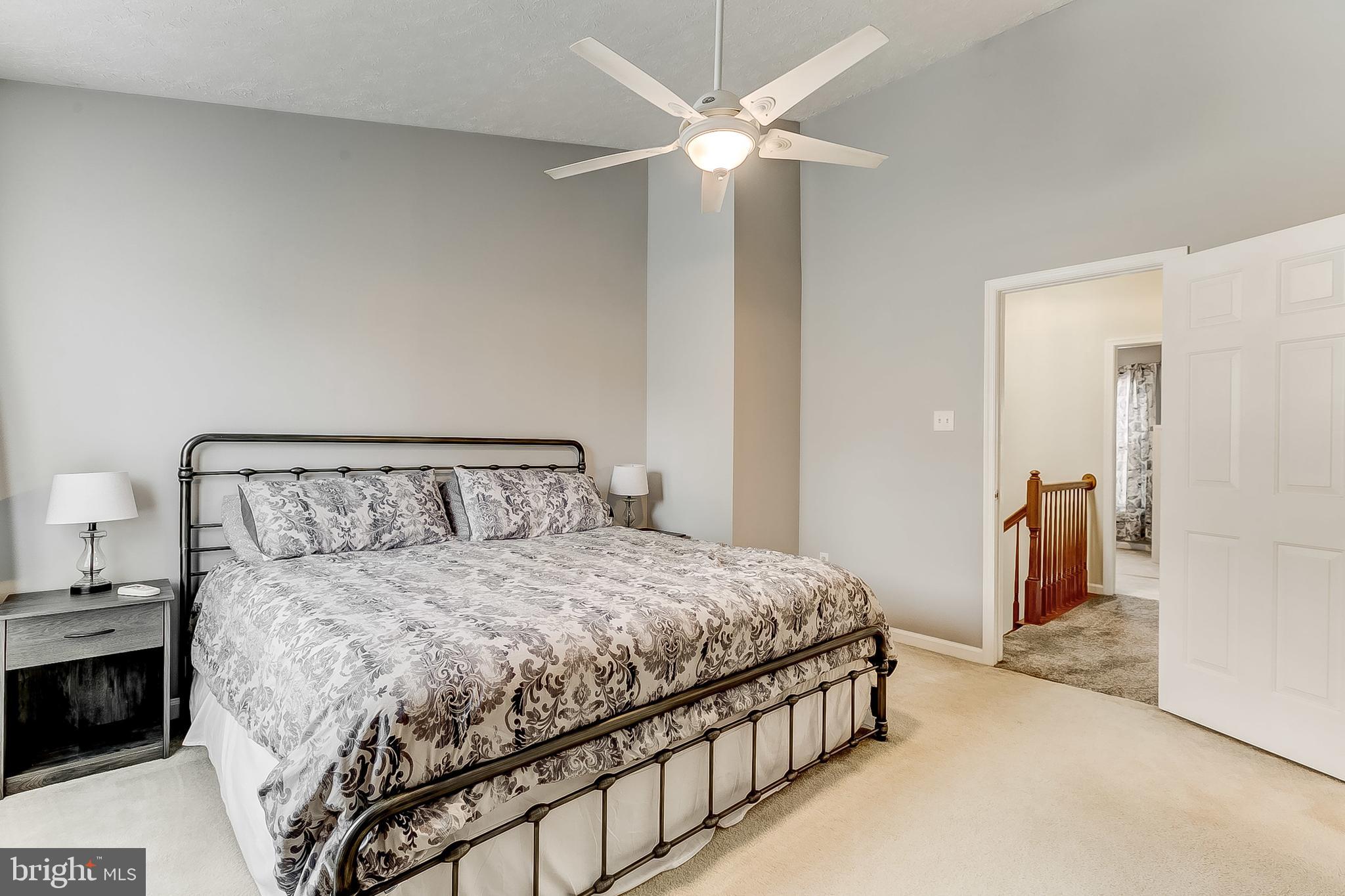 CONSTANT FRIENDSHIP - Residential