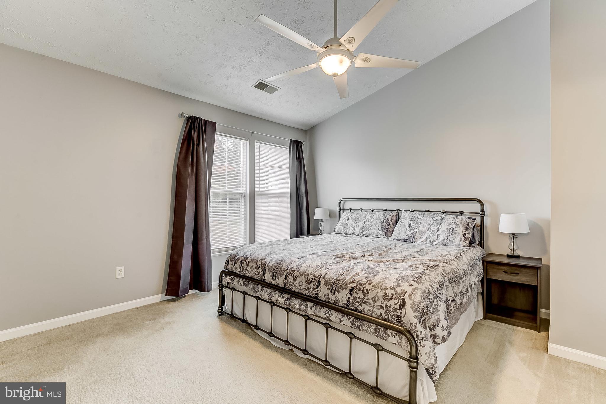 CONSTANT FRIENDSHIP - Residential