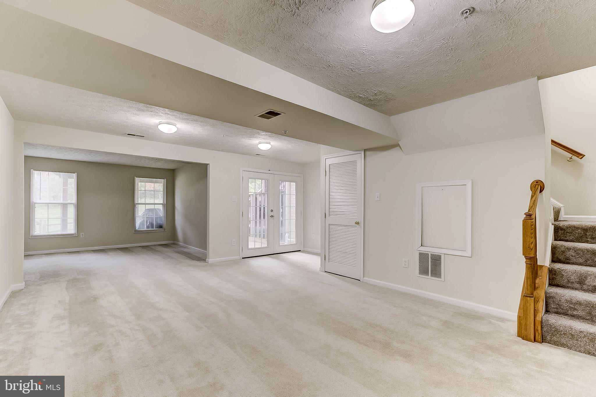 CONSTANT FRIENDSHIP - Residential