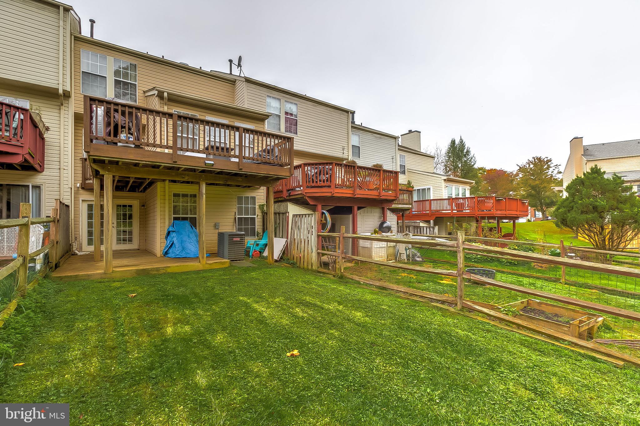 CONSTANT FRIENDSHIP - Residential