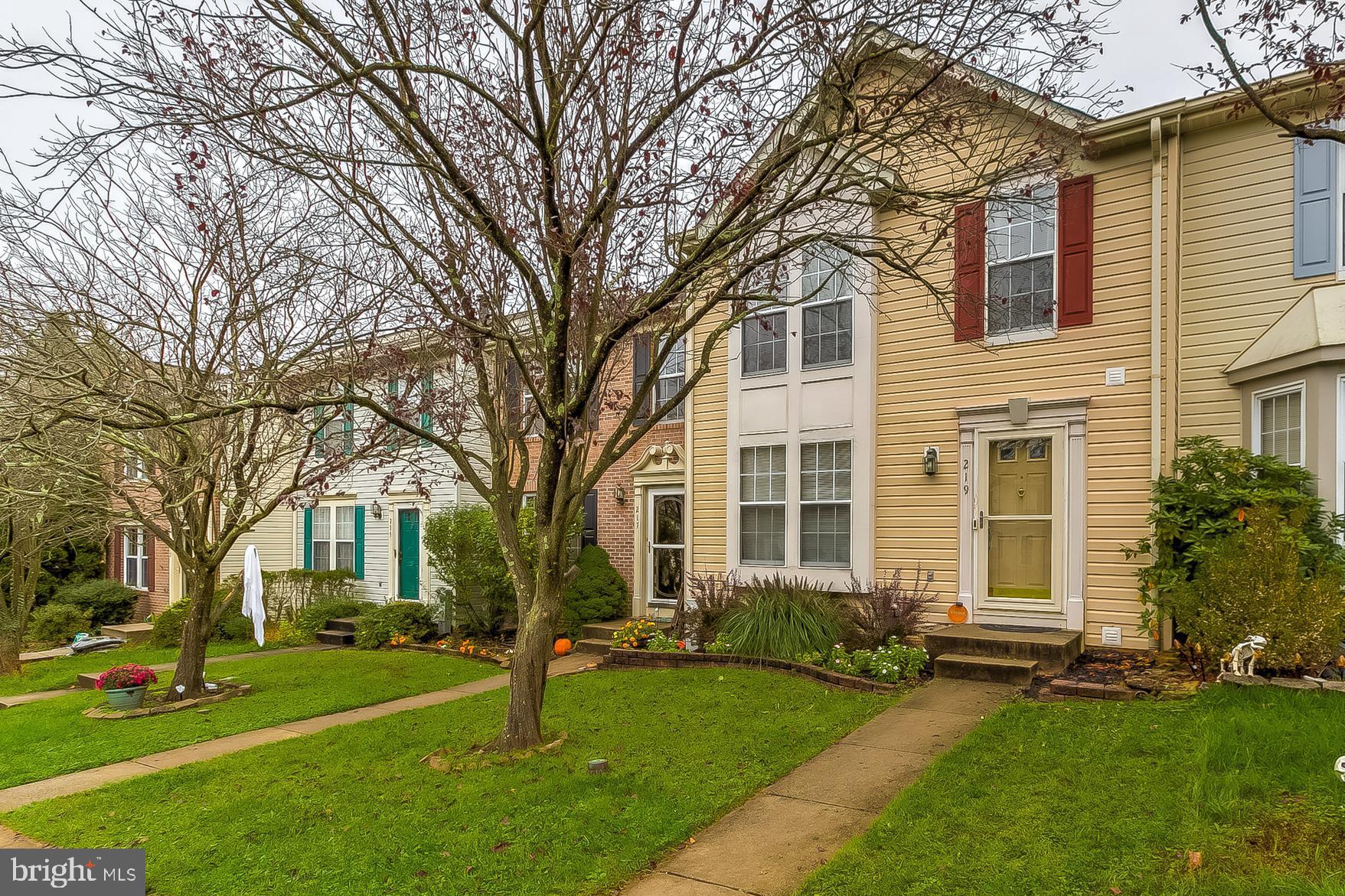 CONSTANT FRIENDSHIP - Residential