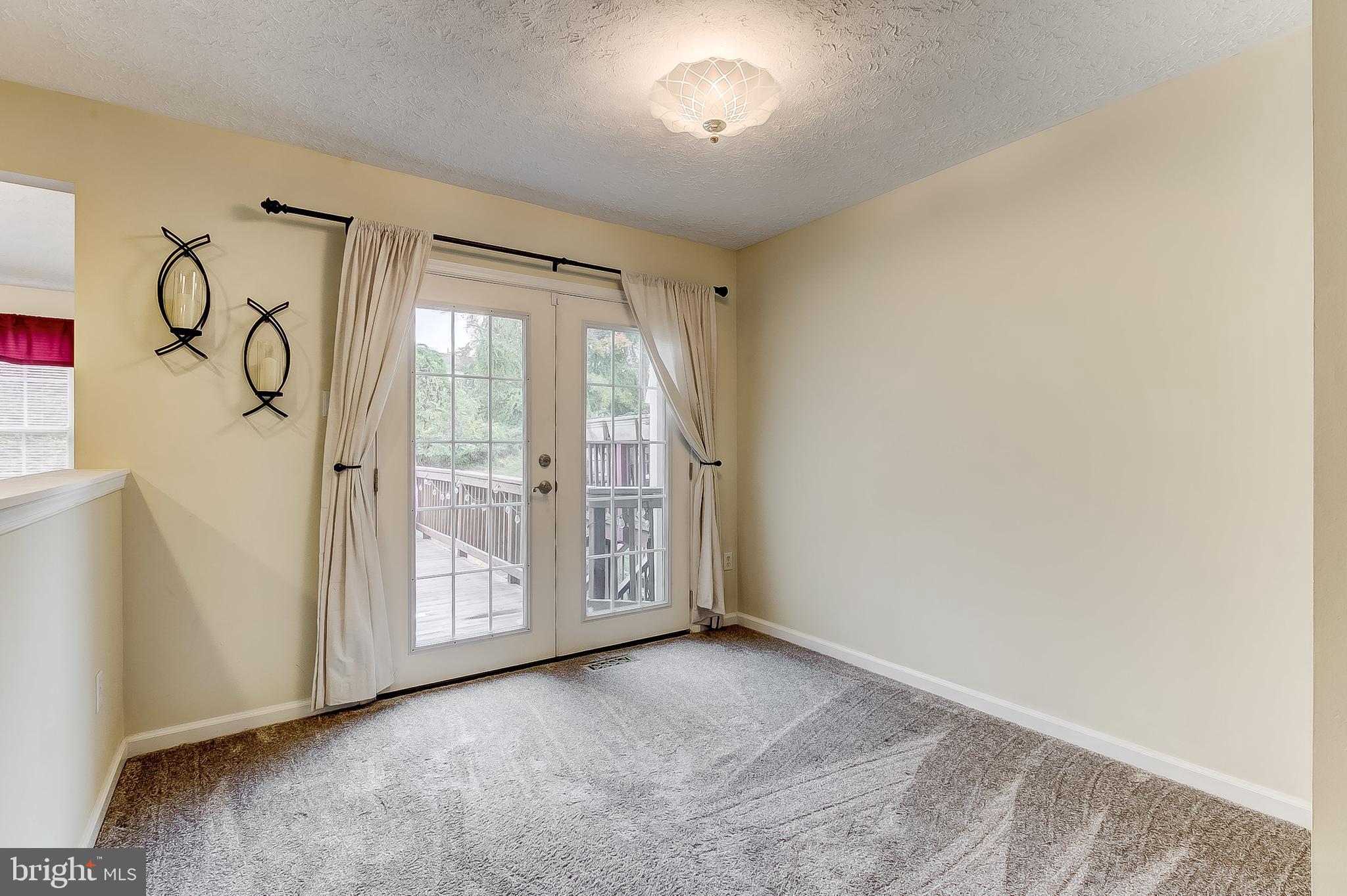 CONSTANT FRIENDSHIP - Residential