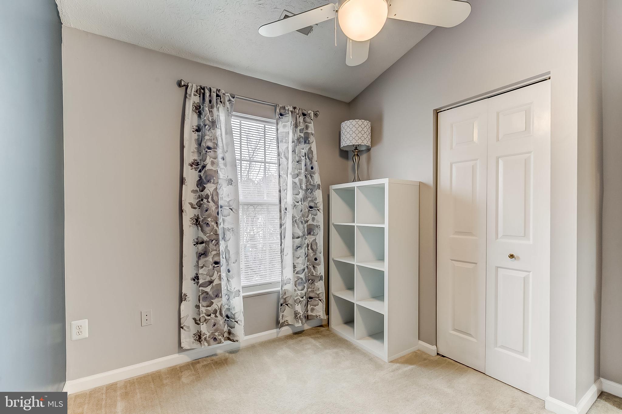 CONSTANT FRIENDSHIP - Residential