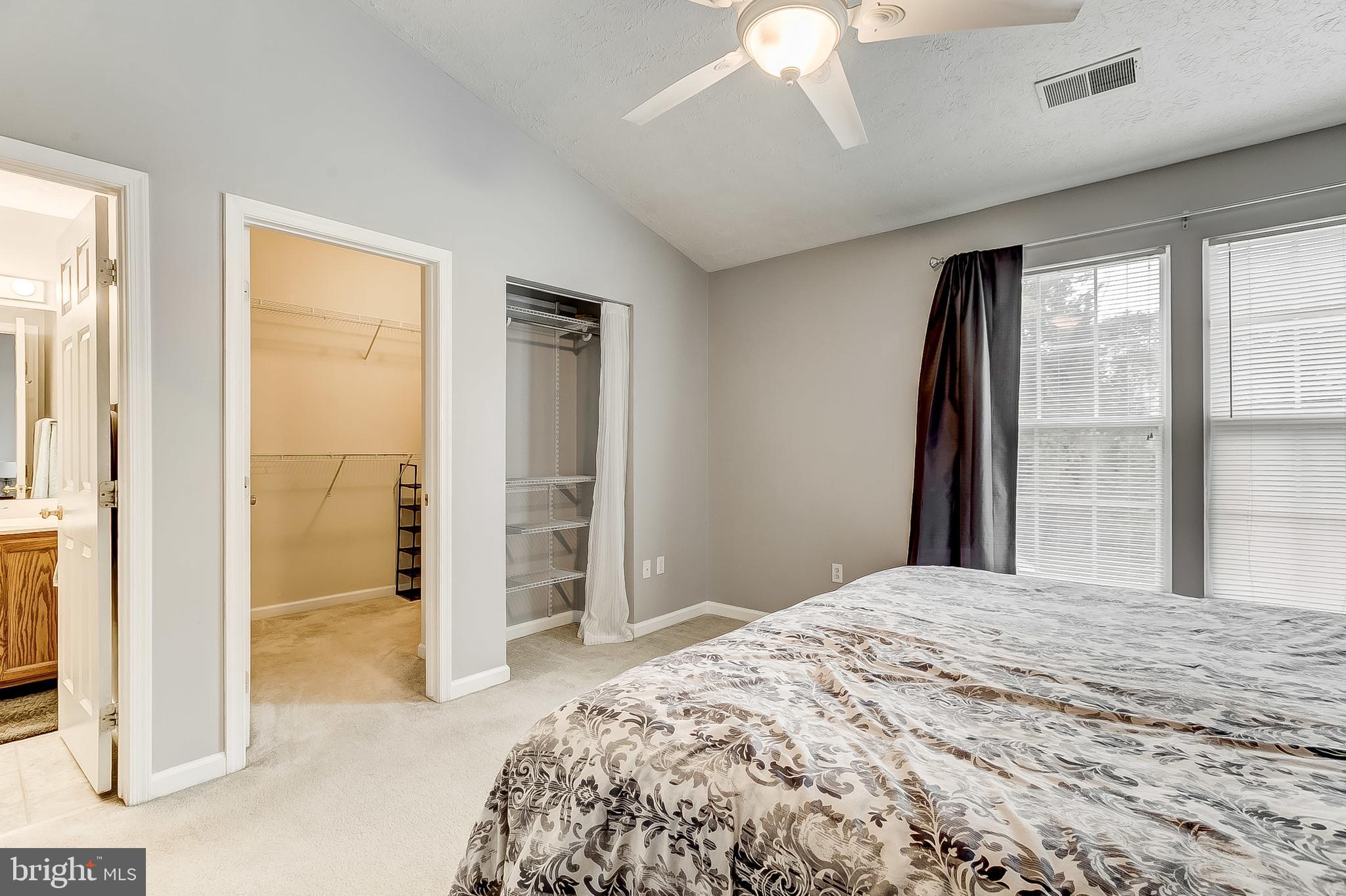 CONSTANT FRIENDSHIP - Residential