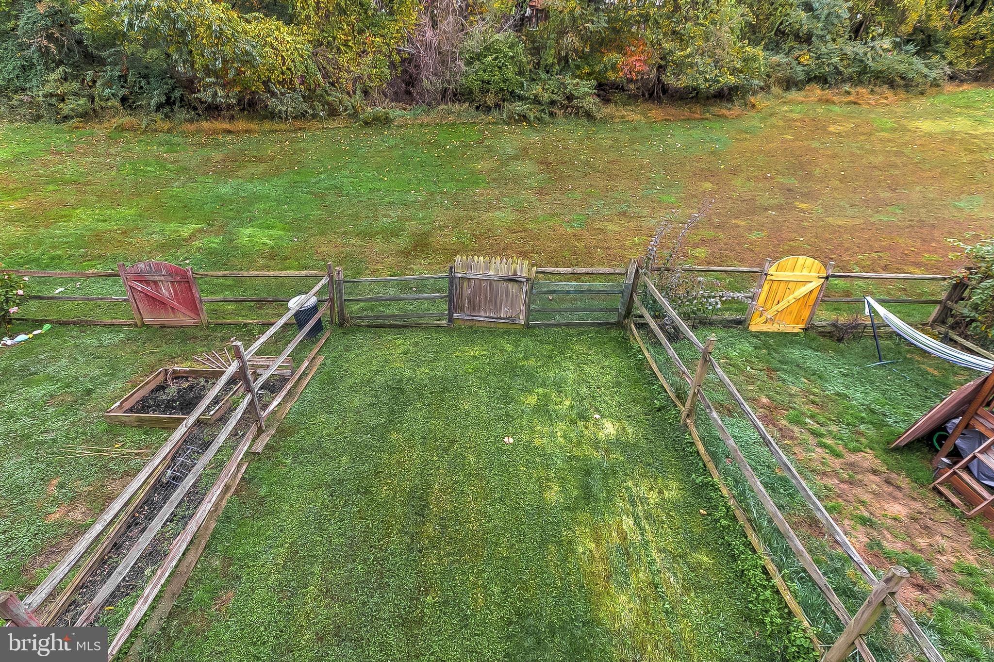 CONSTANT FRIENDSHIP - Residential