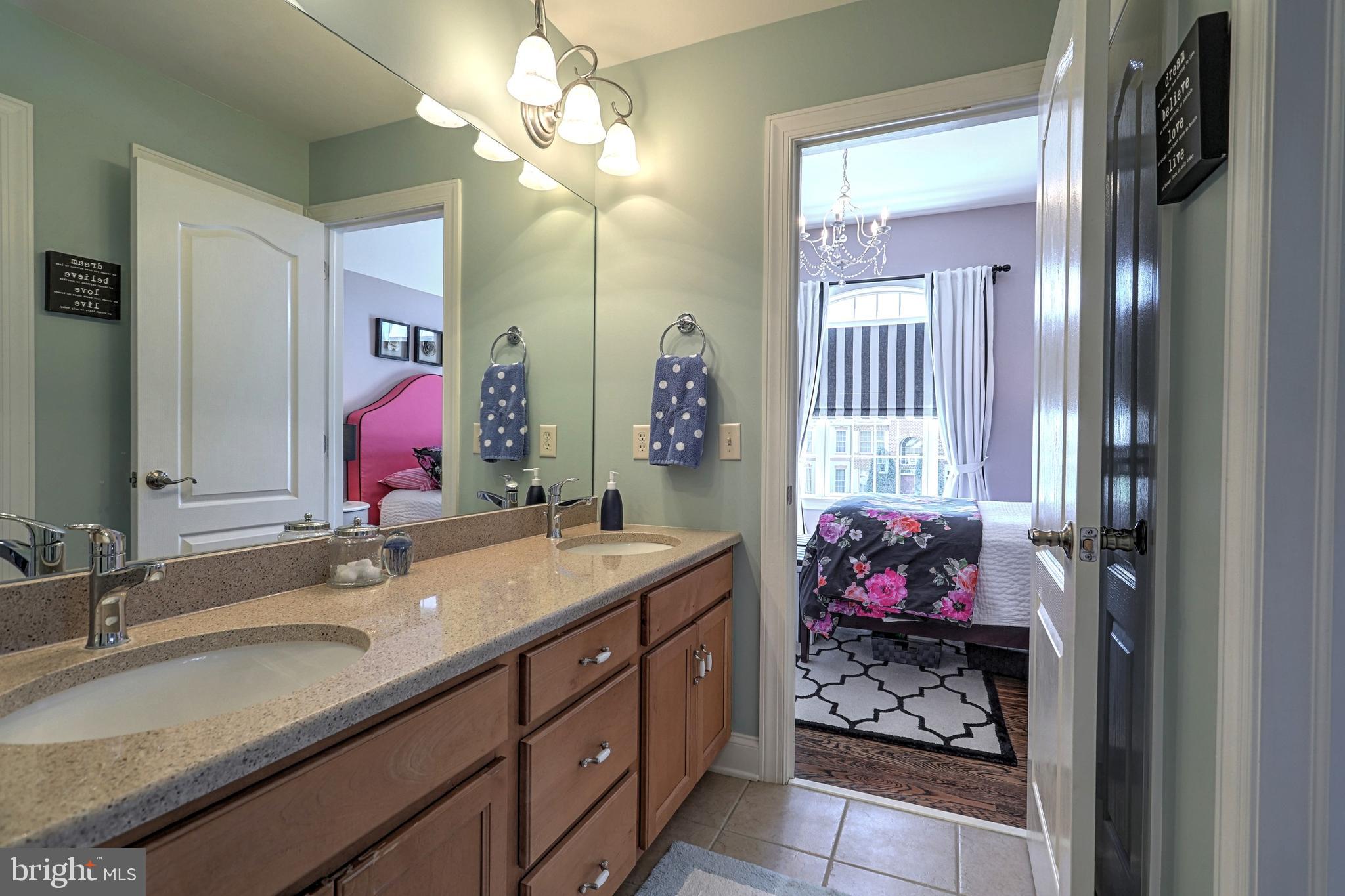 HAMPDEN SUMMIT - Residential