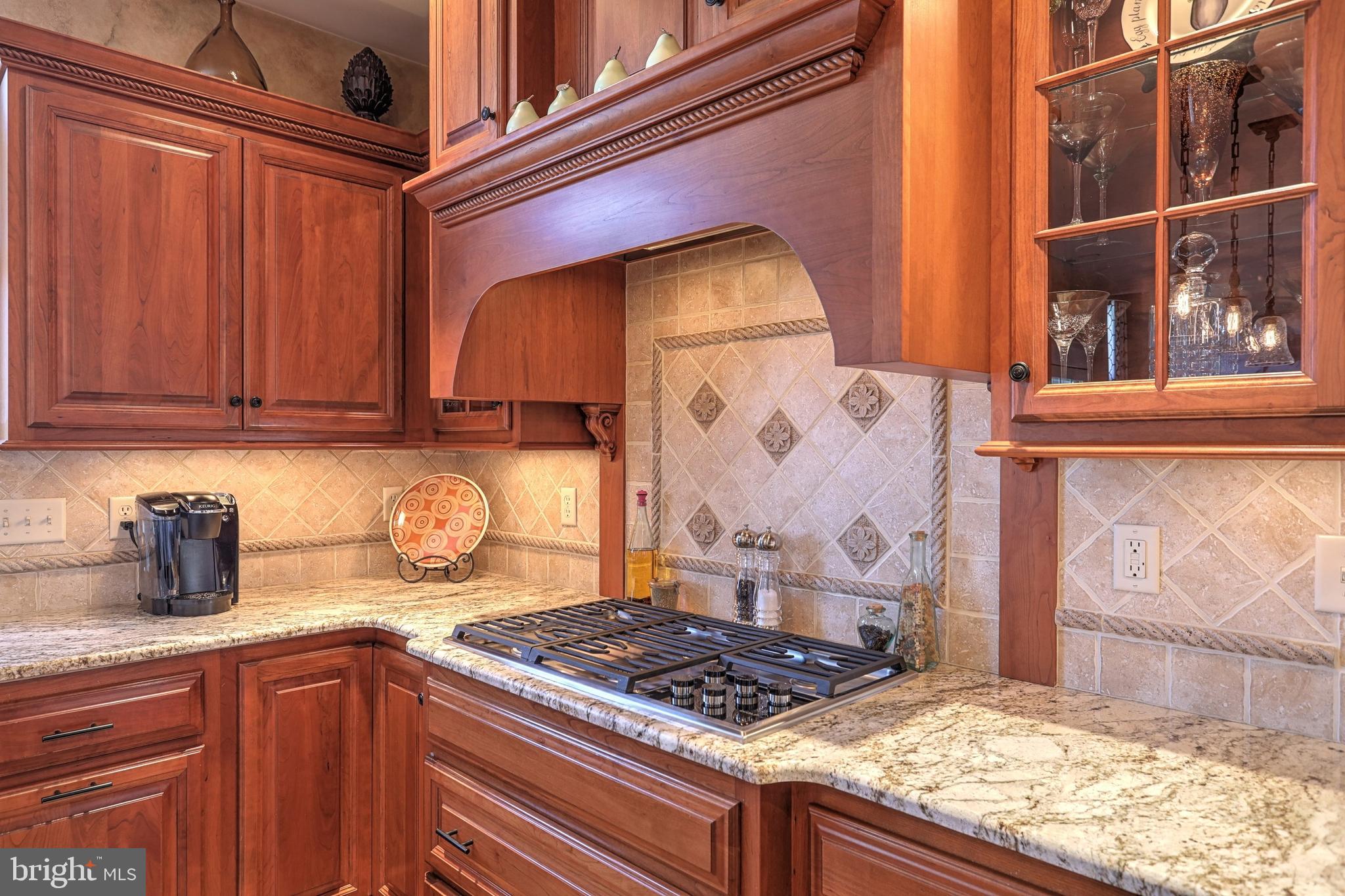 HAMPDEN SUMMIT - Residential