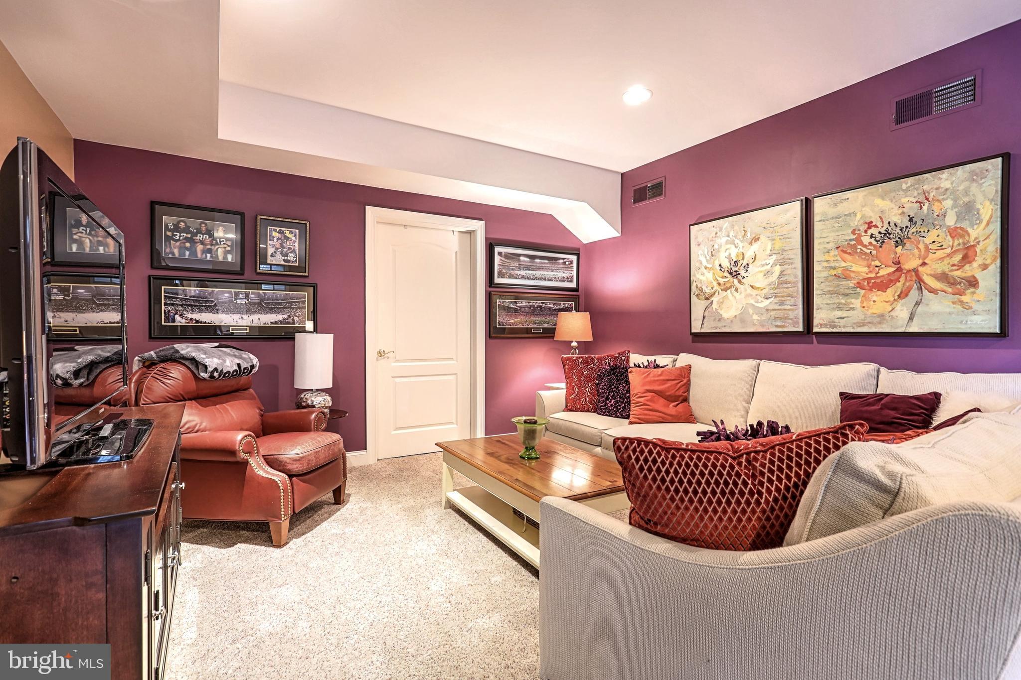 HAMPDEN SUMMIT - Residential