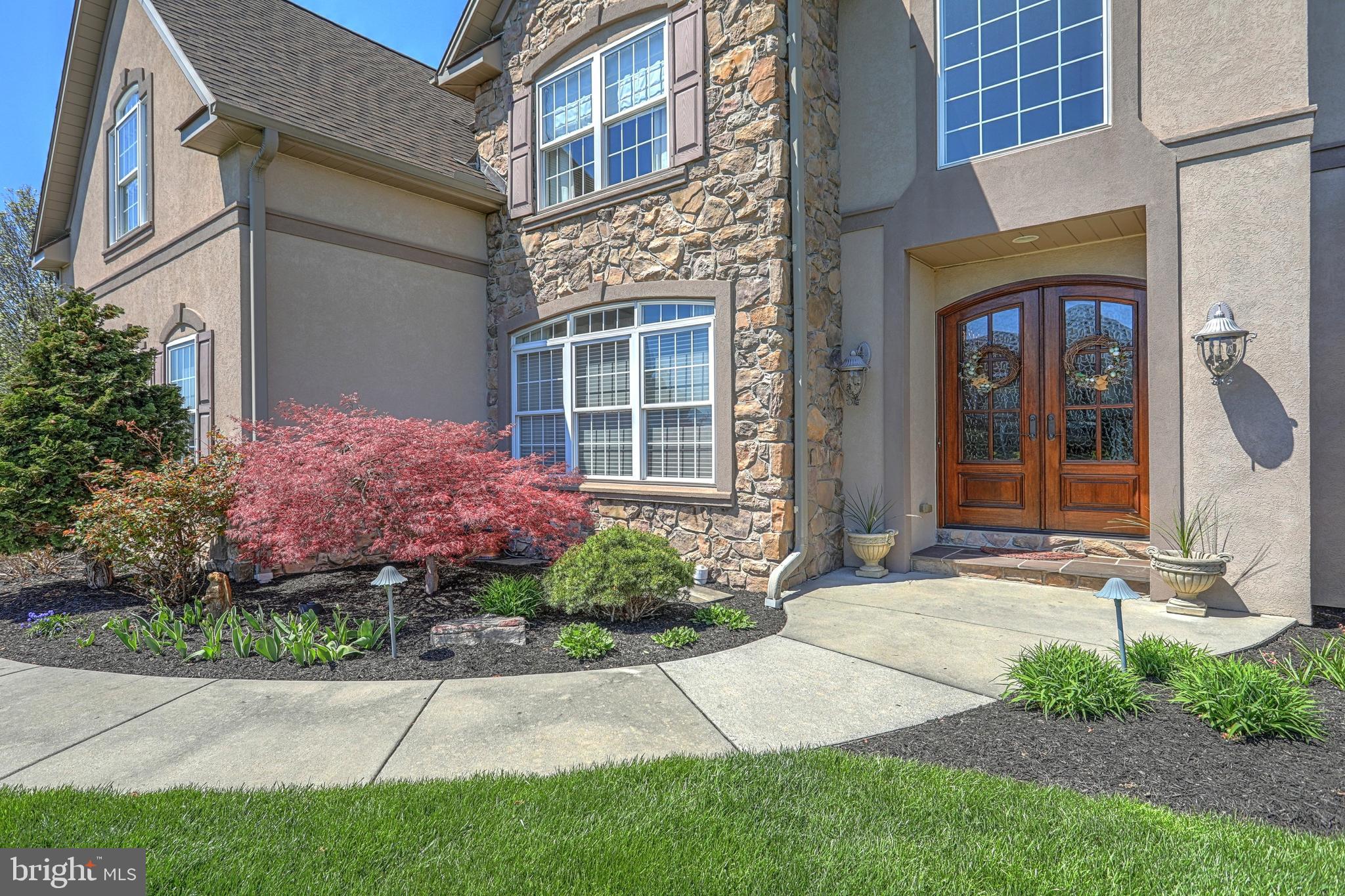 HAMPDEN SUMMIT - Residential