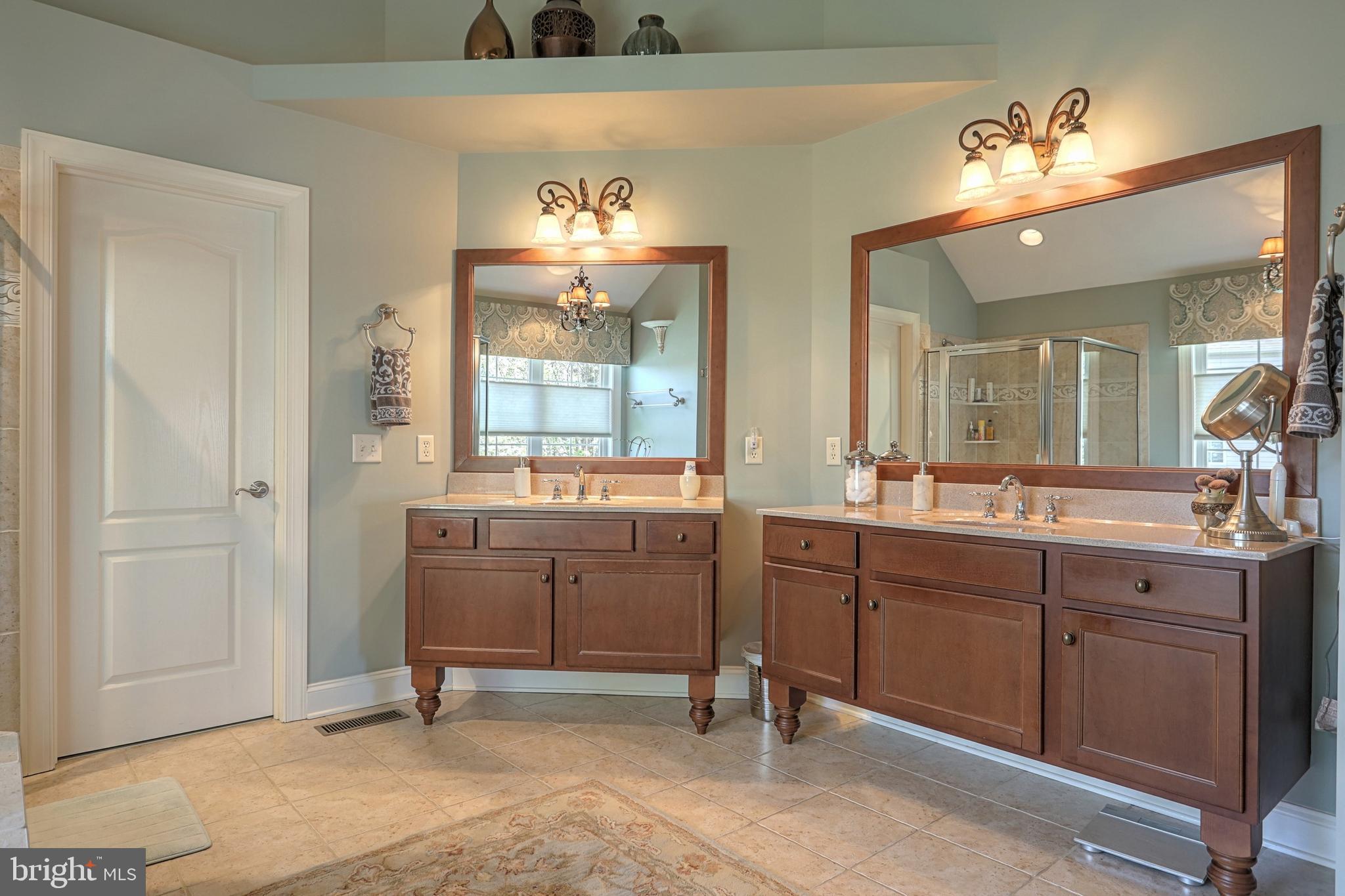 HAMPDEN SUMMIT - Residential