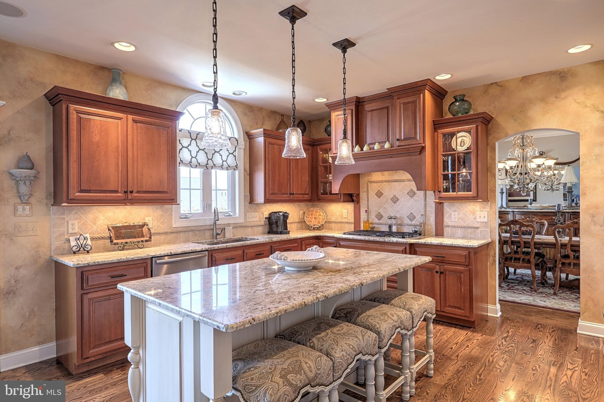 HAMPDEN SUMMIT - Residential