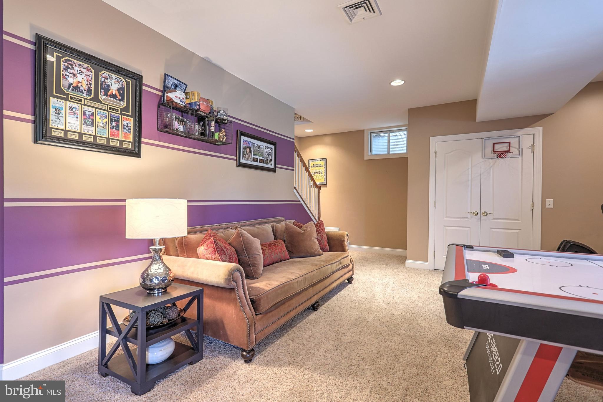 HAMPDEN SUMMIT - Residential