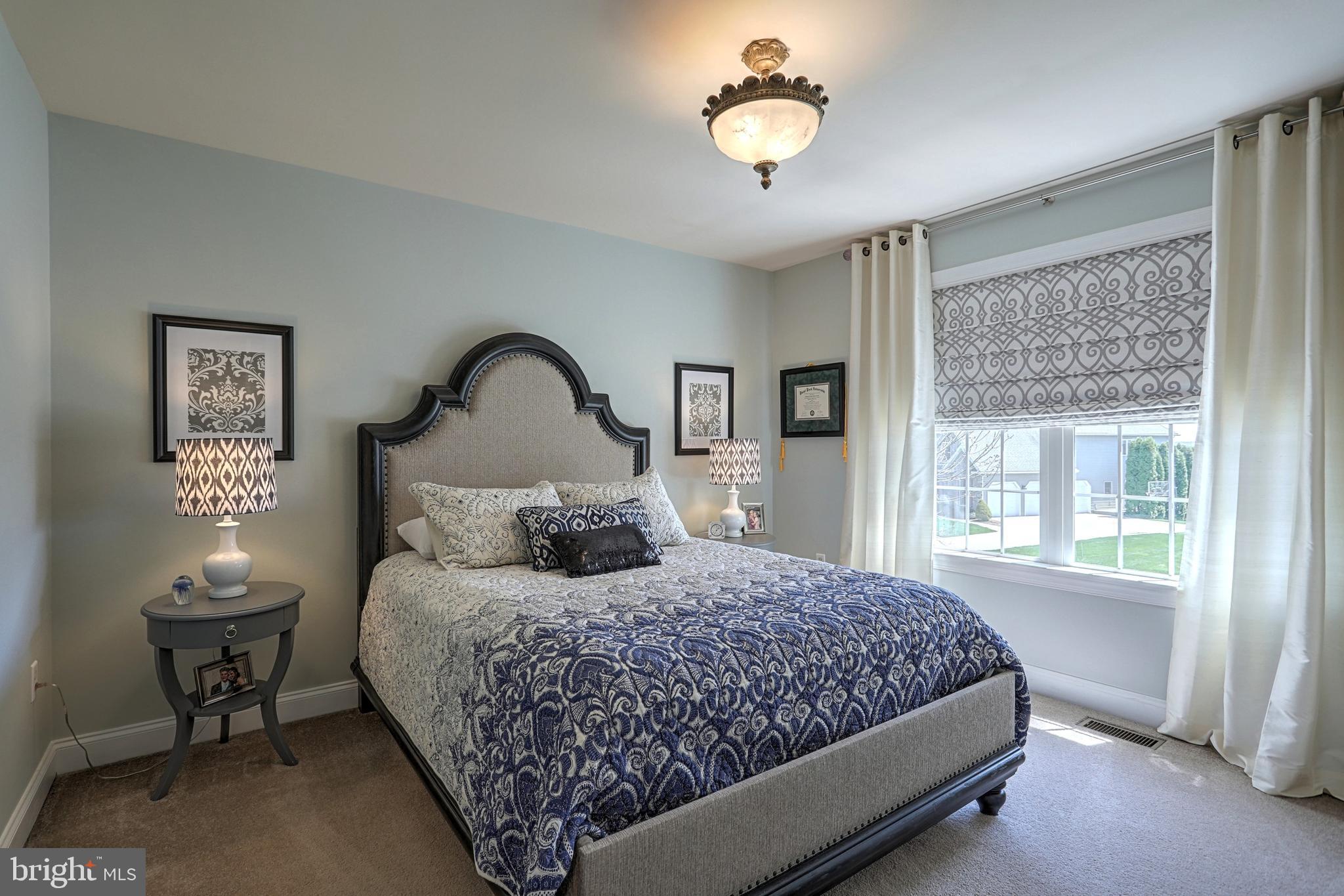 HAMPDEN SUMMIT - Residential