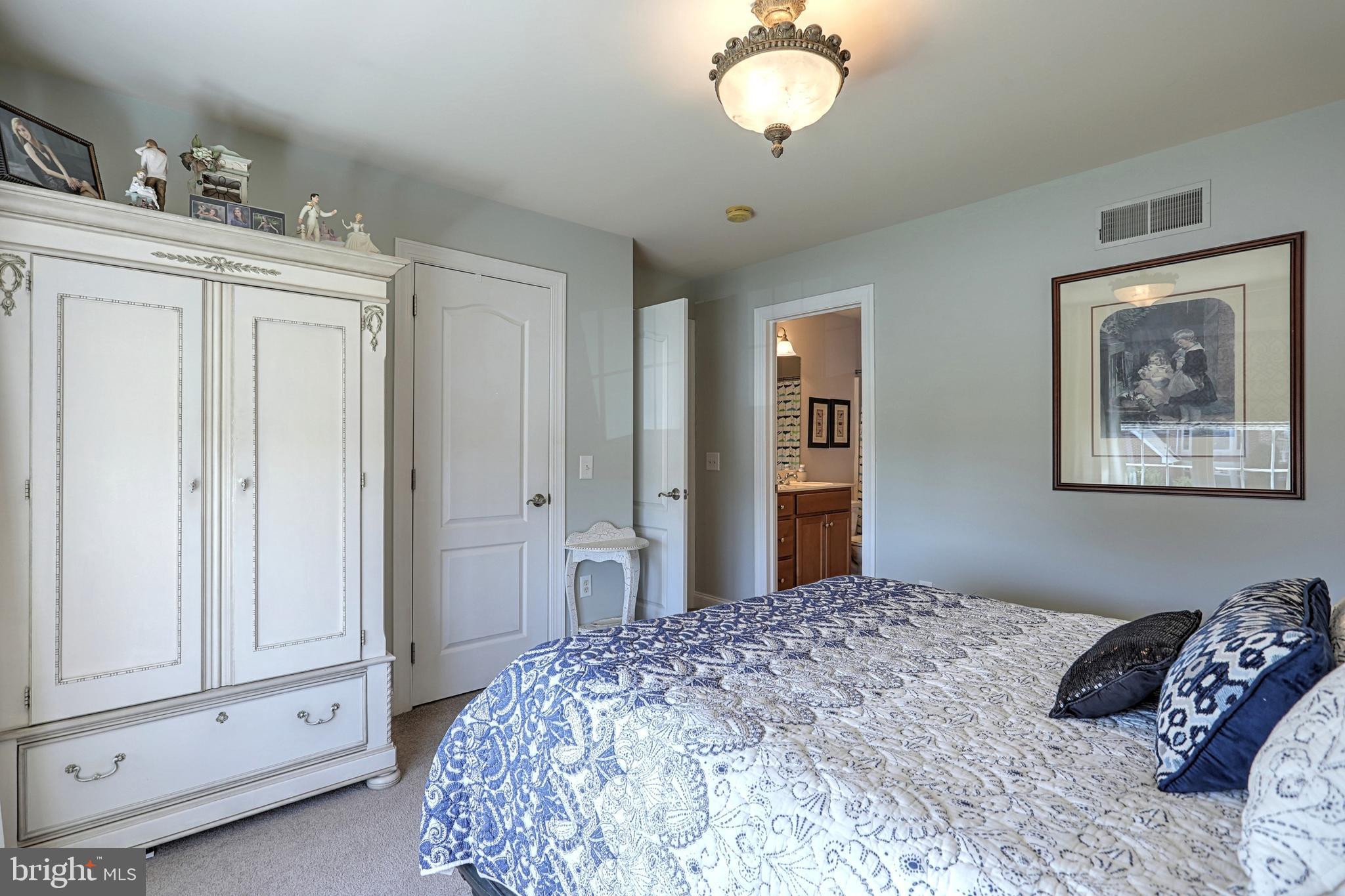 HAMPDEN SUMMIT - Residential