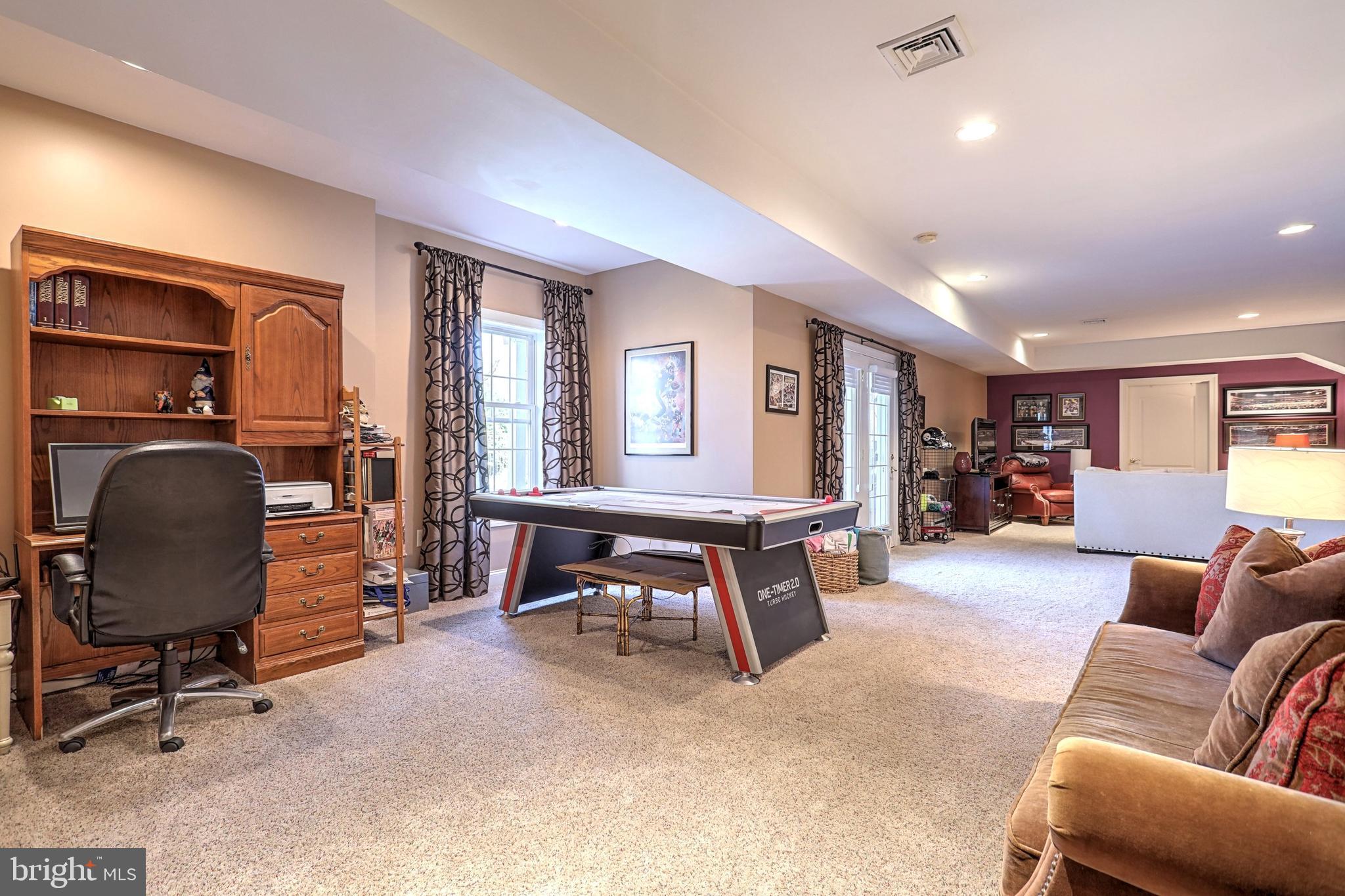 HAMPDEN SUMMIT - Residential