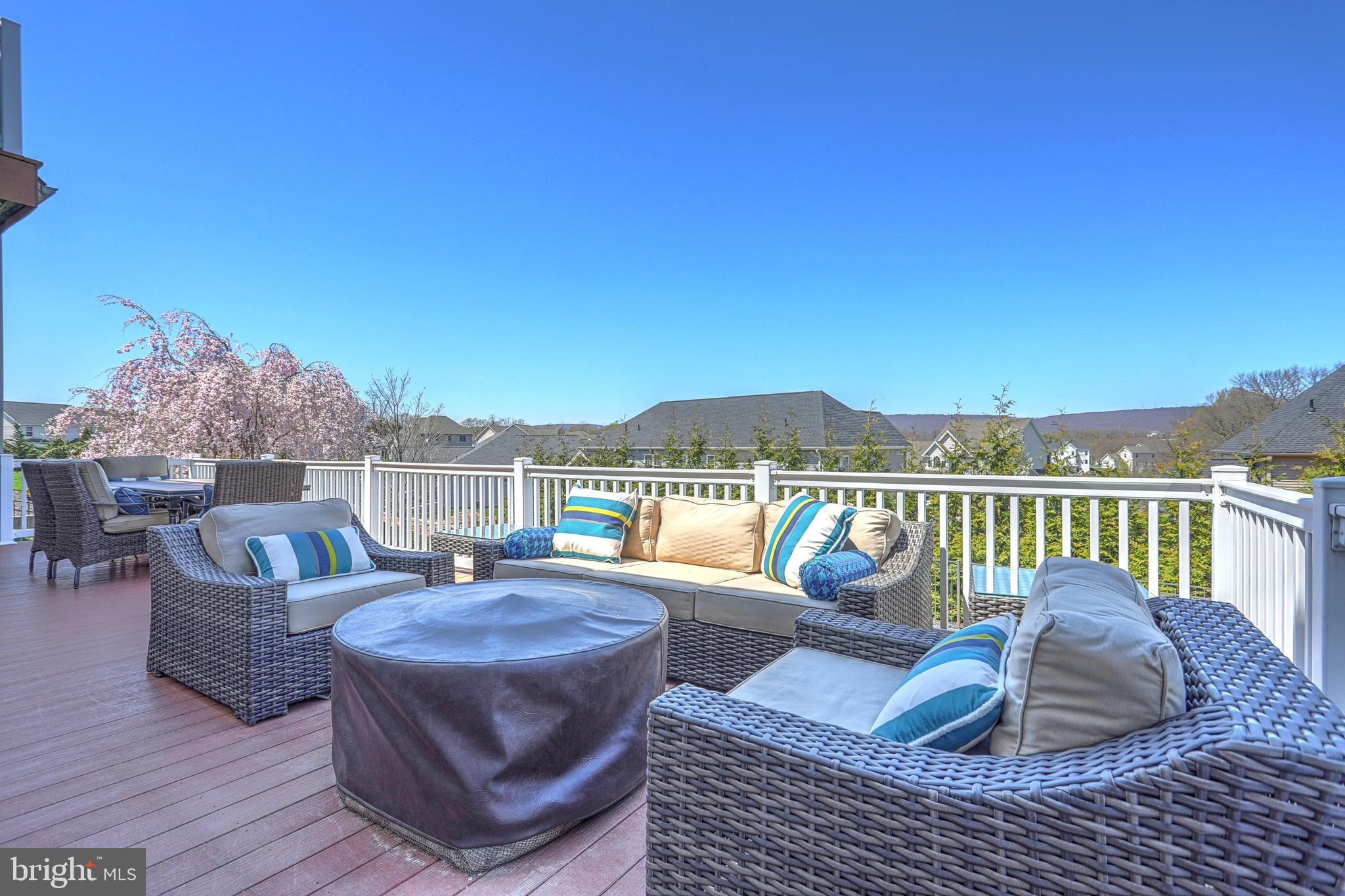 HAMPDEN SUMMIT - Residential