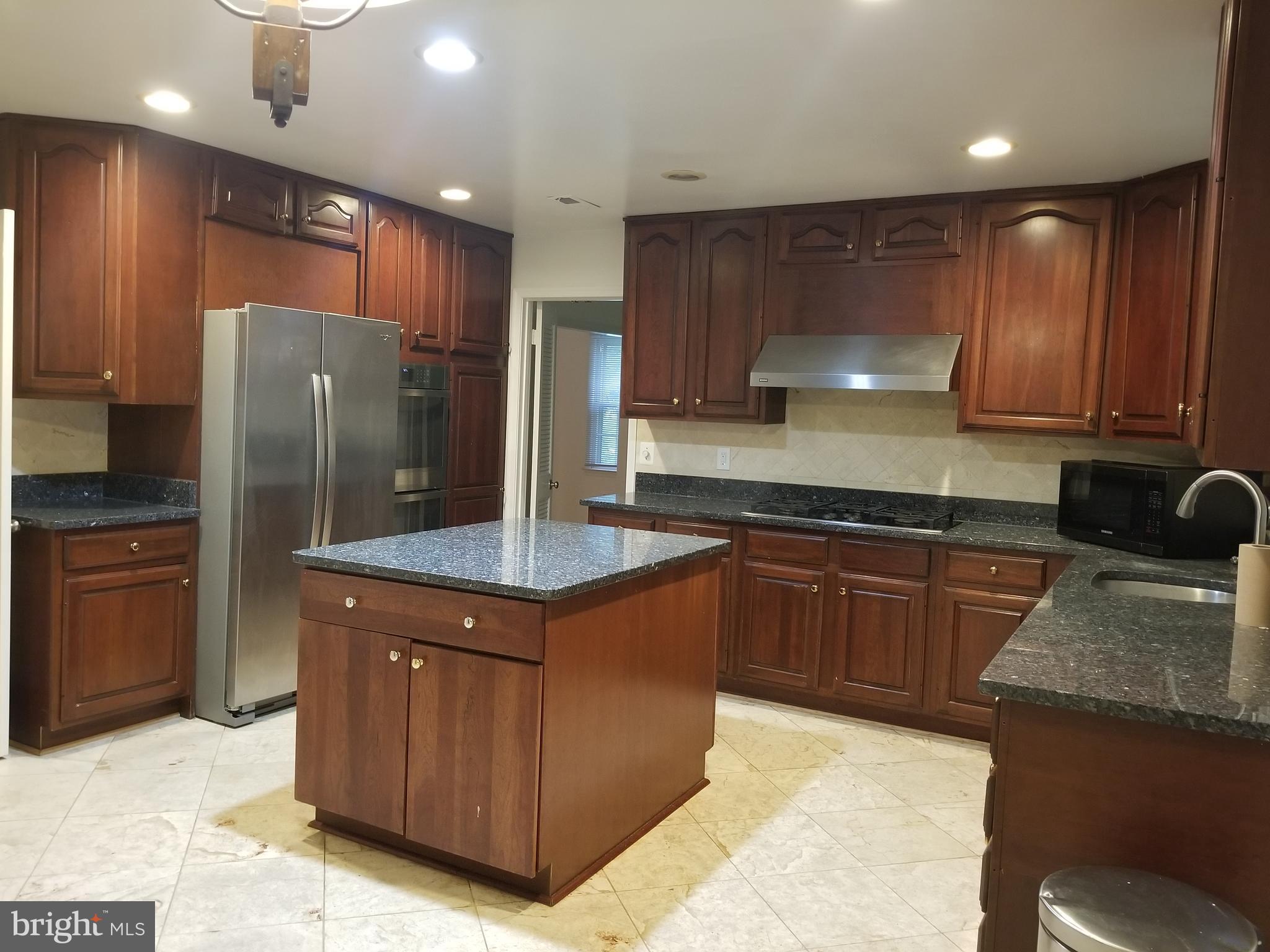 STRATTON COMMONS - Residential Lease