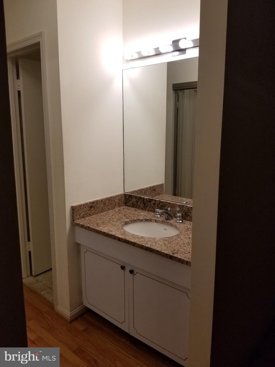 STRATTON COMMONS - Residential Lease