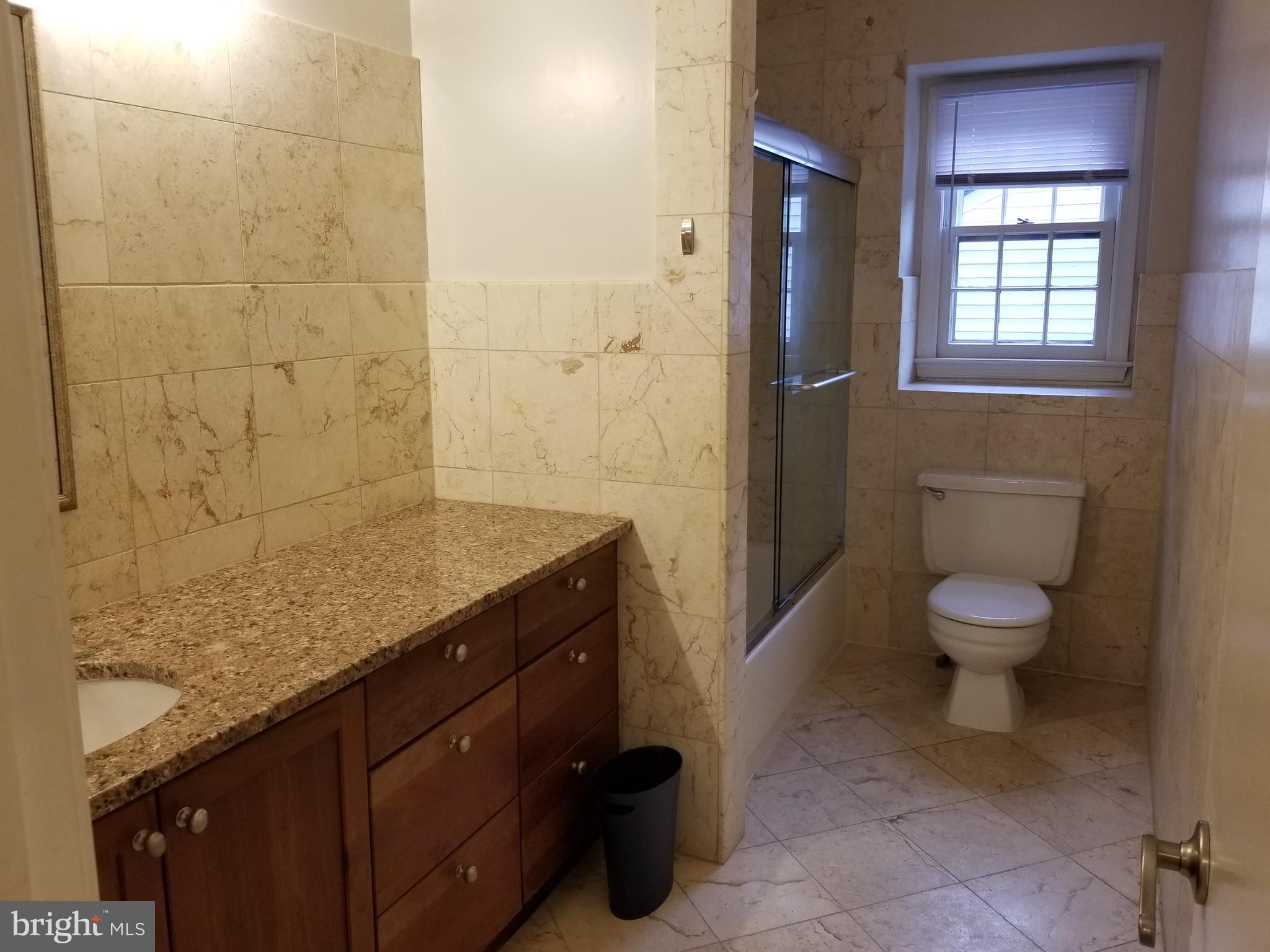 STRATTON COMMONS - Residential Lease