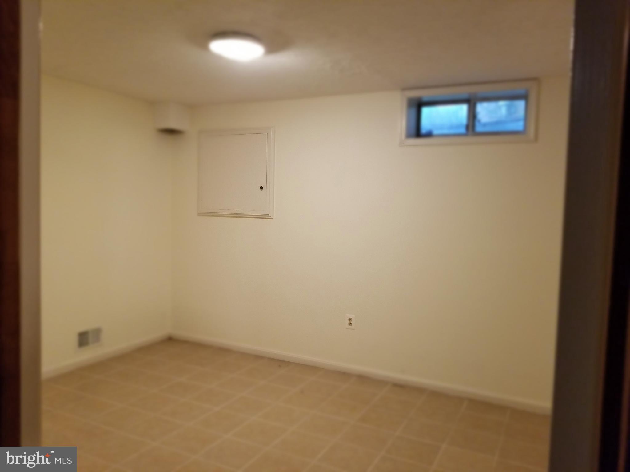 STRATTON COMMONS - Residential Lease