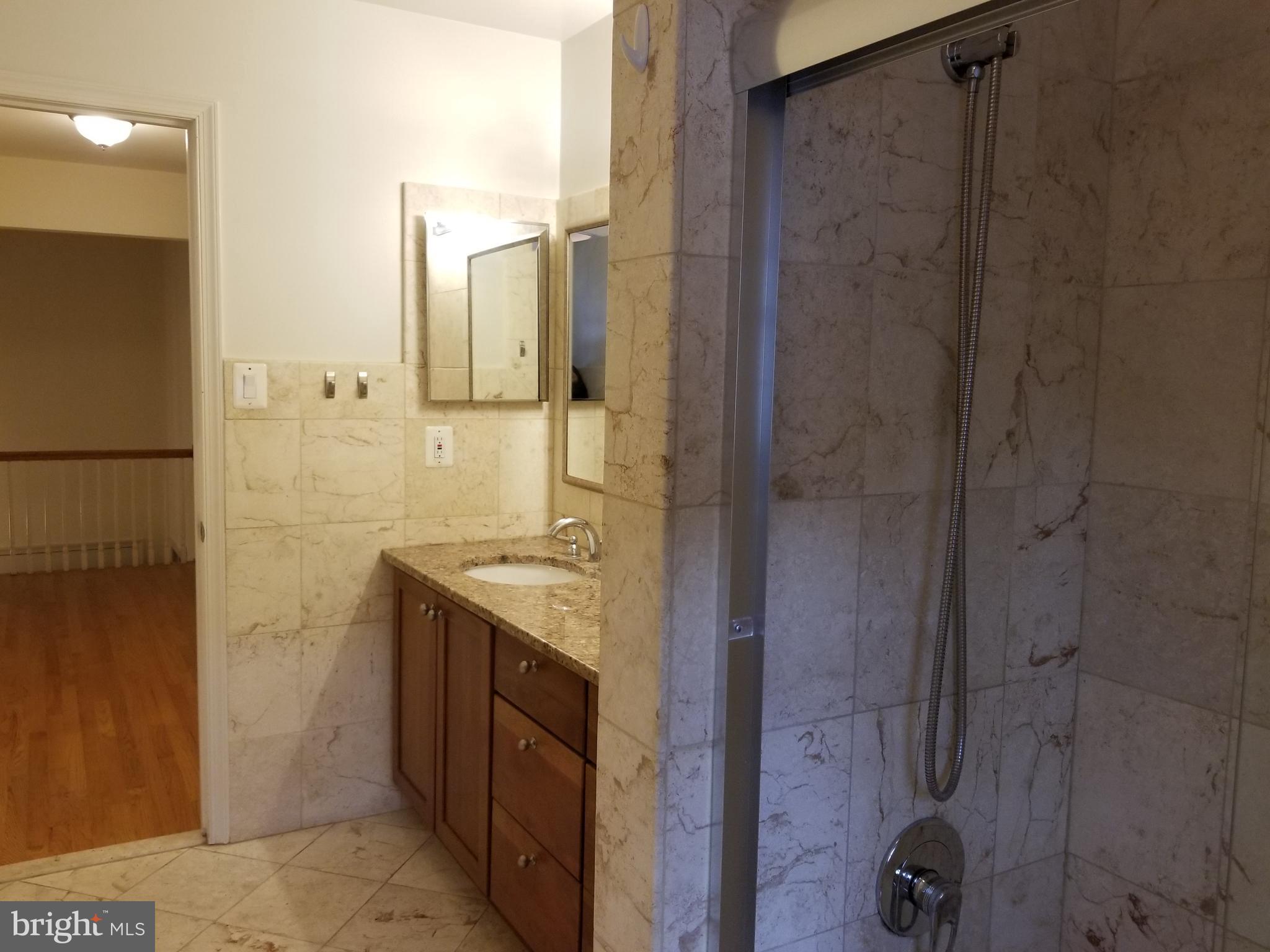 STRATTON COMMONS - Residential Lease