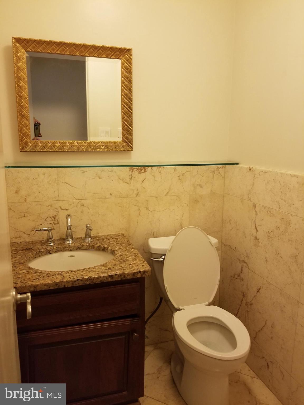 STRATTON COMMONS - Residential Lease