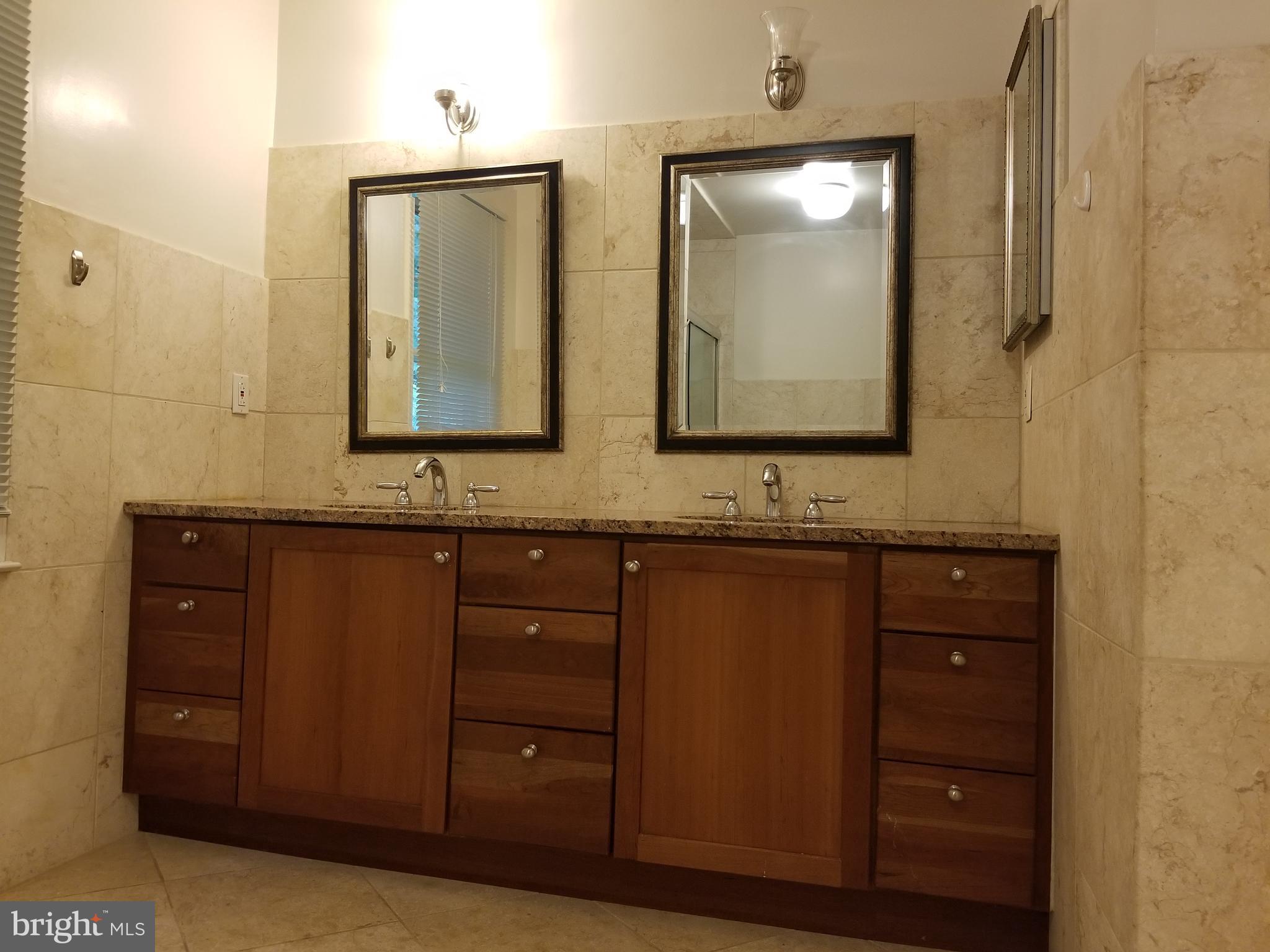 STRATTON COMMONS - Residential Lease