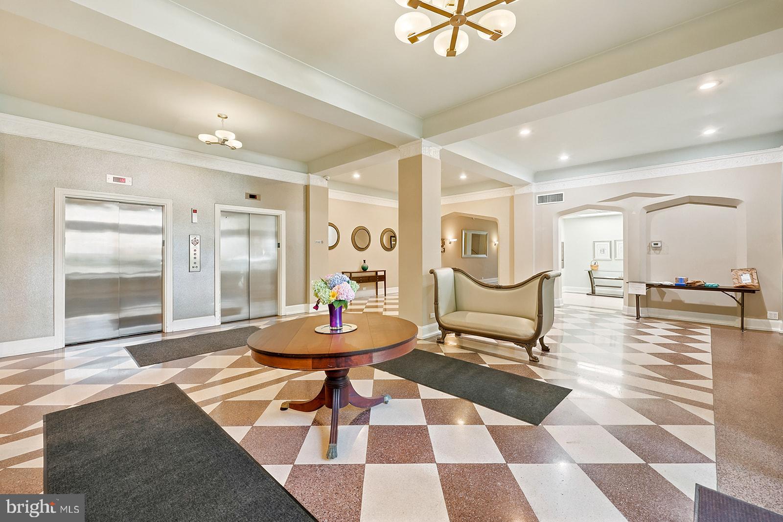 1525 N FRONT STREET APT 404