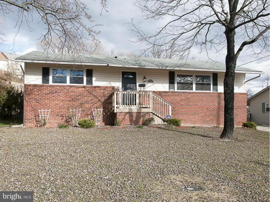 Fantastic Fully renovated Single Fam Home located on huge 0.38 ac lot! 4B/3B on quiet Cul de sac; Open flr plan, bright and spacious; New Laminate Flr on main lvl, Granite Counters, S/S Appliances, newer carpet in Bsmt, ceramic tile flr in Kitchen, baths,Entry; fully upgraded baths; New Washer/ Dryer; Deck overlooks a massive fully fenced yard! Bsmt fully fin; 0.6 mile to VRE, HWY 1; Close to 95!