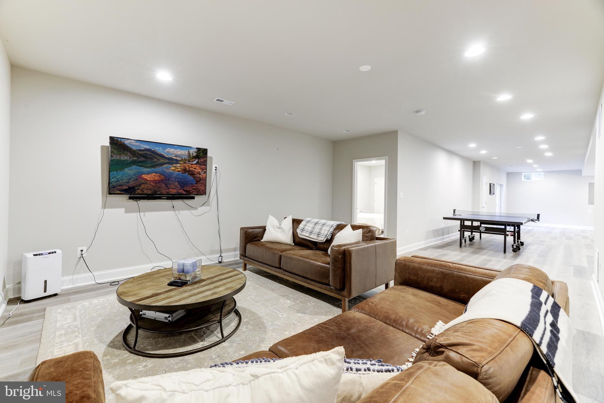 BELMONT COUNTRY CLUB - Residential