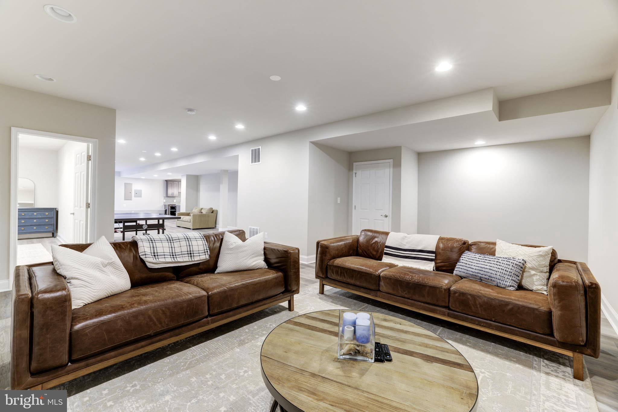 BELMONT COUNTRY CLUB - Residential