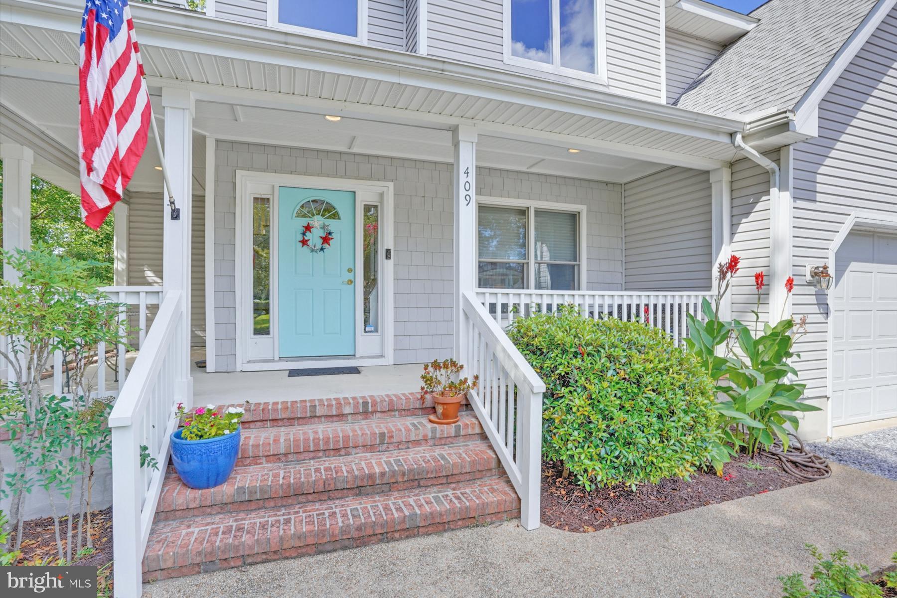 409 BEACHWOOD LANE
