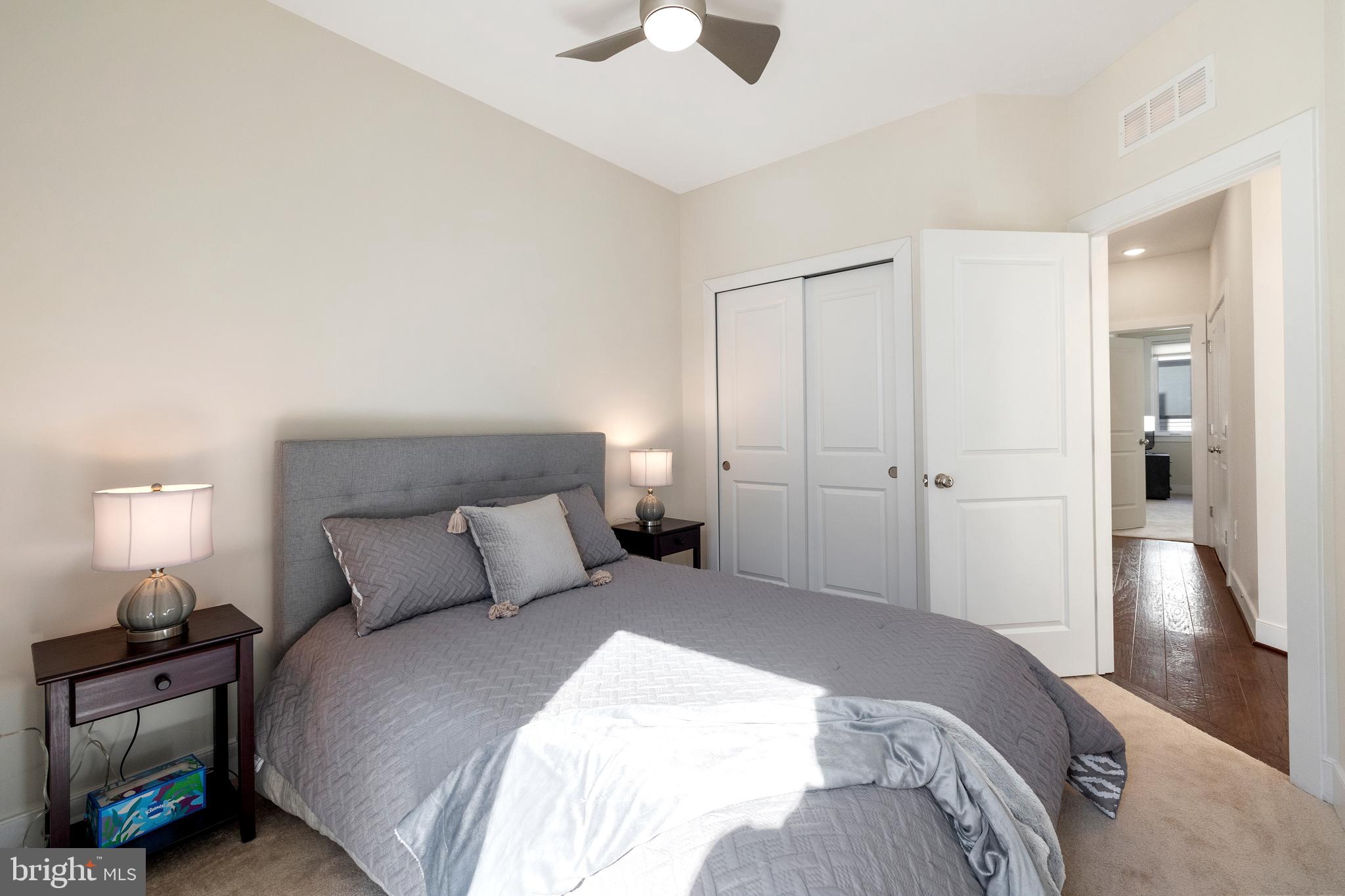 CAMERON PARK - Residential