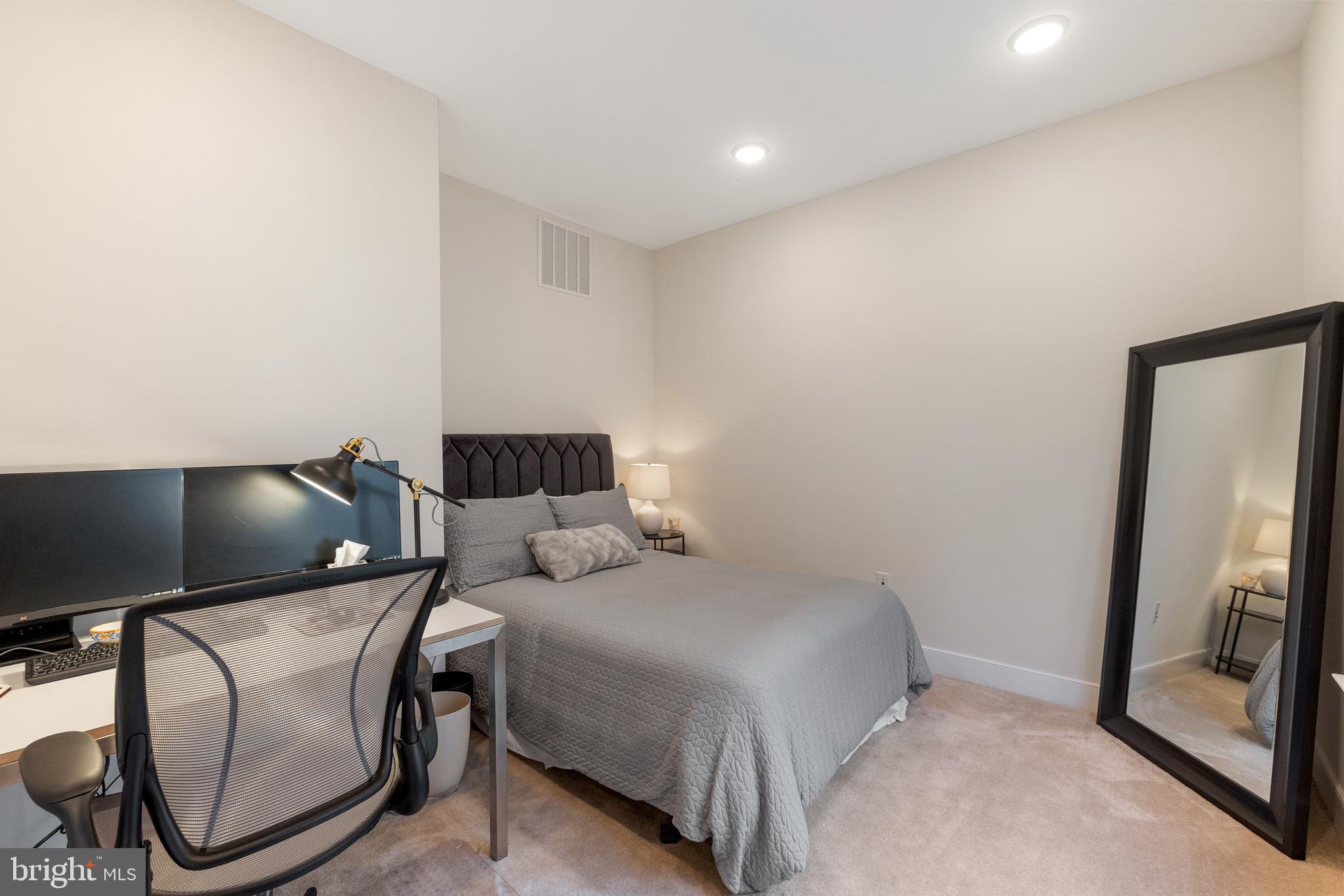 CAMERON PARK - Residential