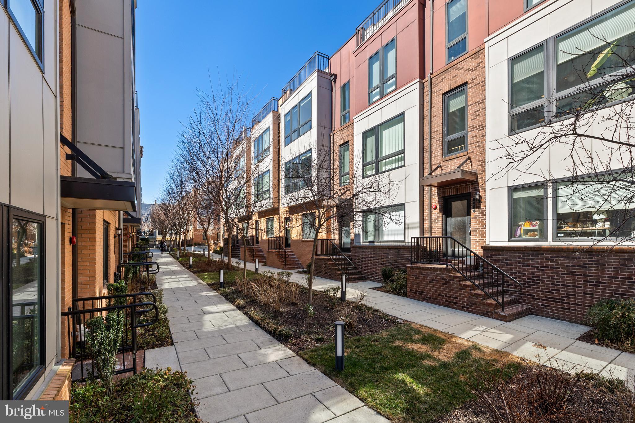 CAMERON PARK - Residential