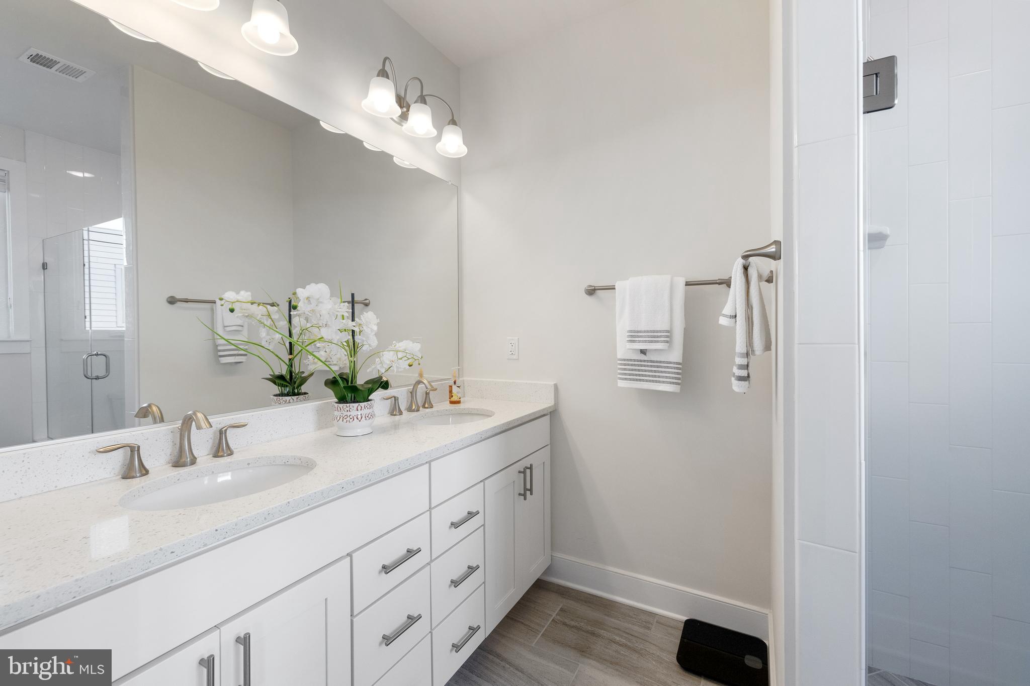 CAMERON PARK - Residential