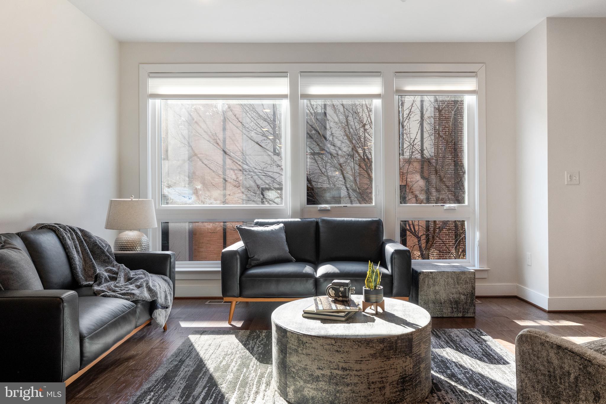 CAMERON PARK - Residential