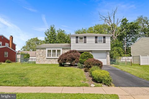 Homes For Sale - 1669 Radburn Road<br/> BENSALEM, PA 19020