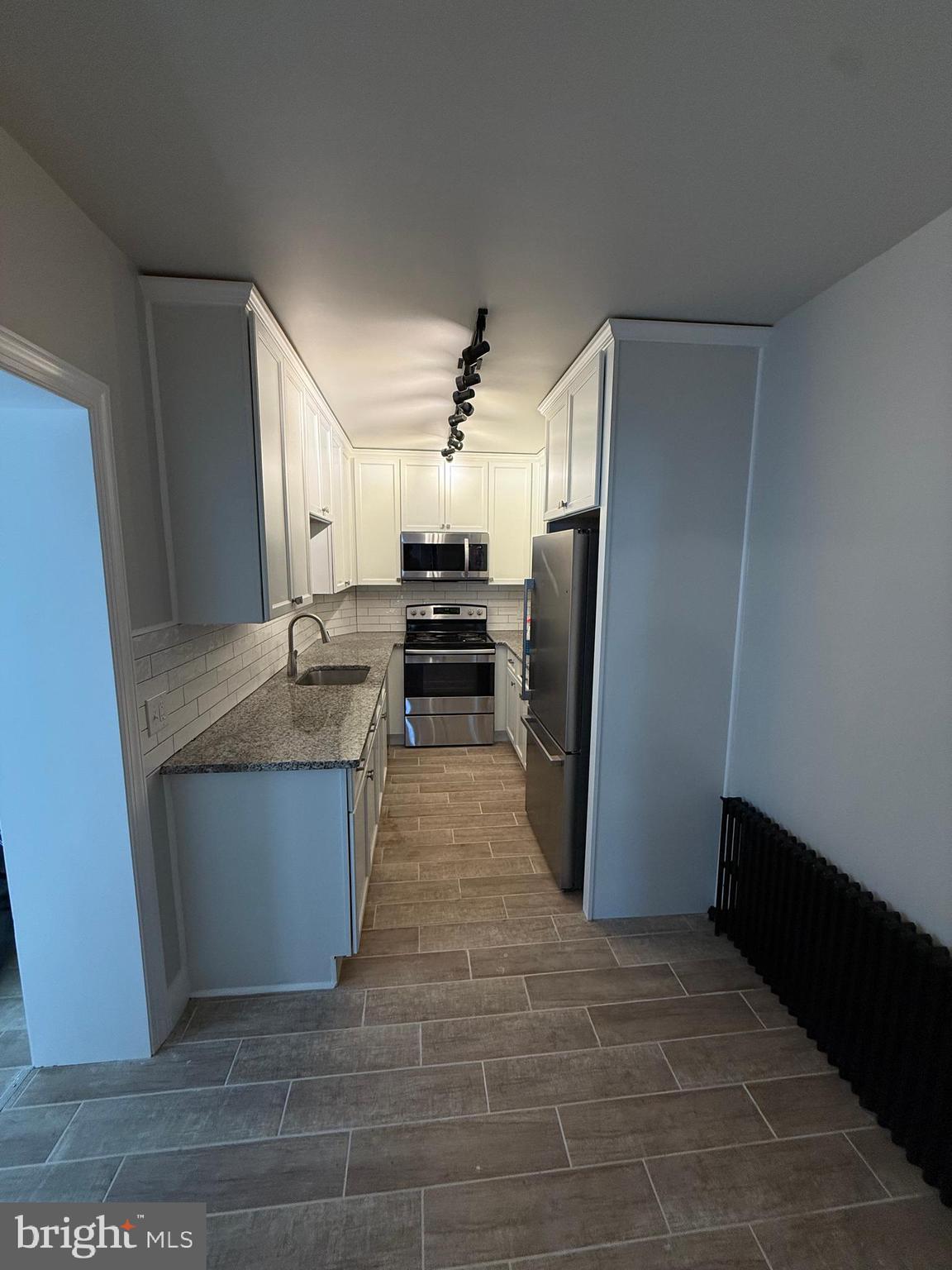 MANSION HEIGHTS - Residential Lease