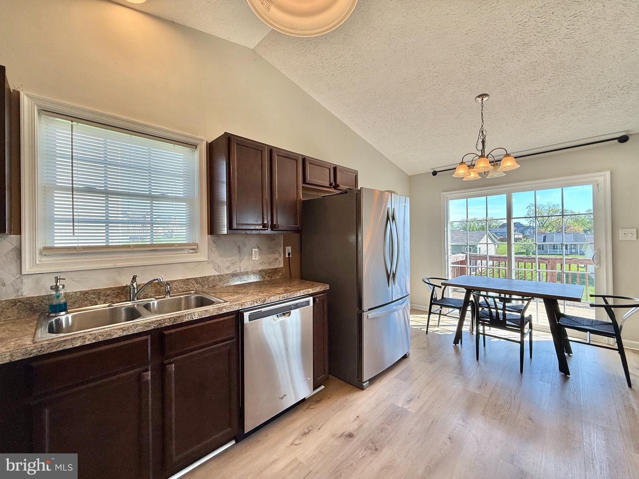 PEBBLE RIDGE - Residential