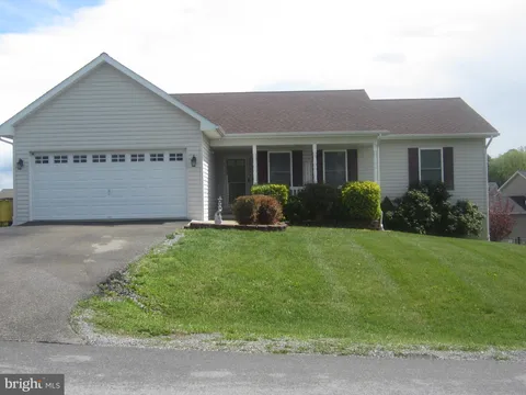 162 Spyglass Drive, Martinsburg, WV MLS: WVBE2039574