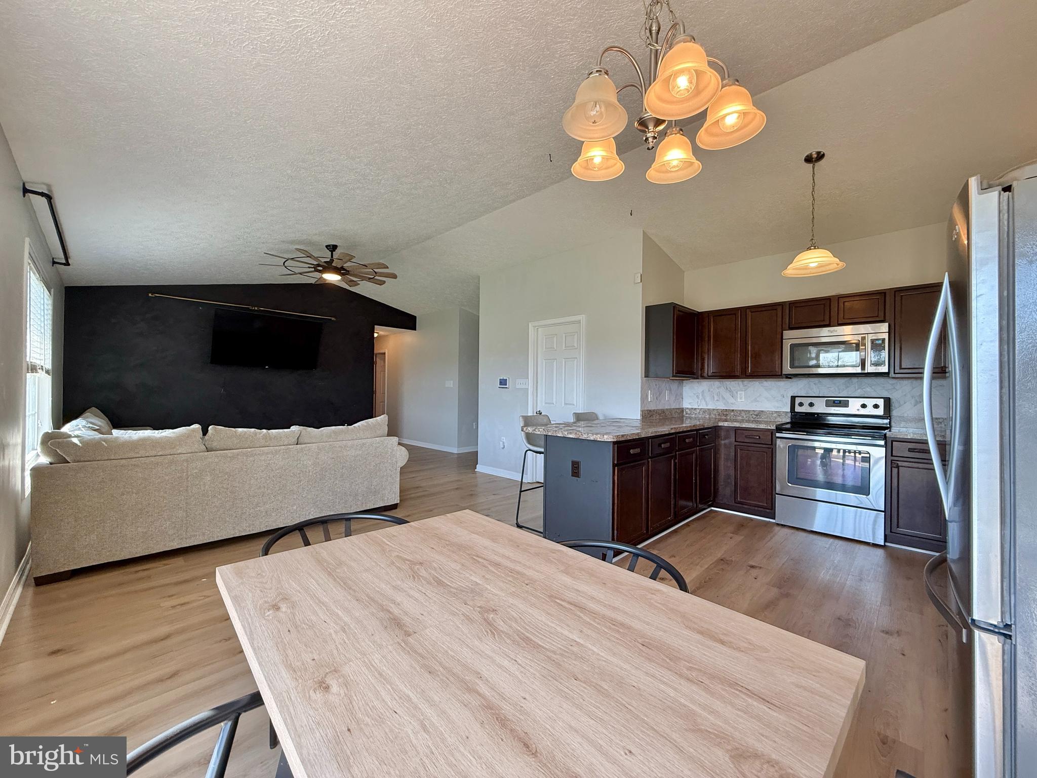 PEBBLE RIDGE - Residential