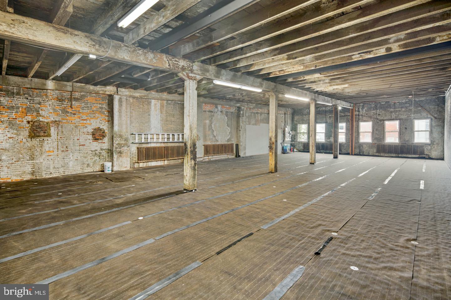 PASSYUNK SQUARE - Commercial Sale