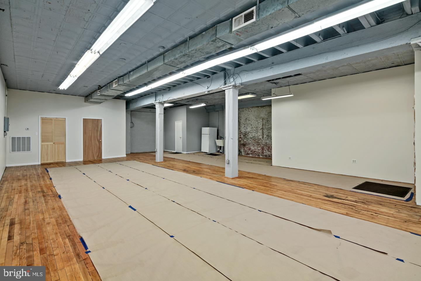 PASSYUNK SQUARE - Commercial Sale